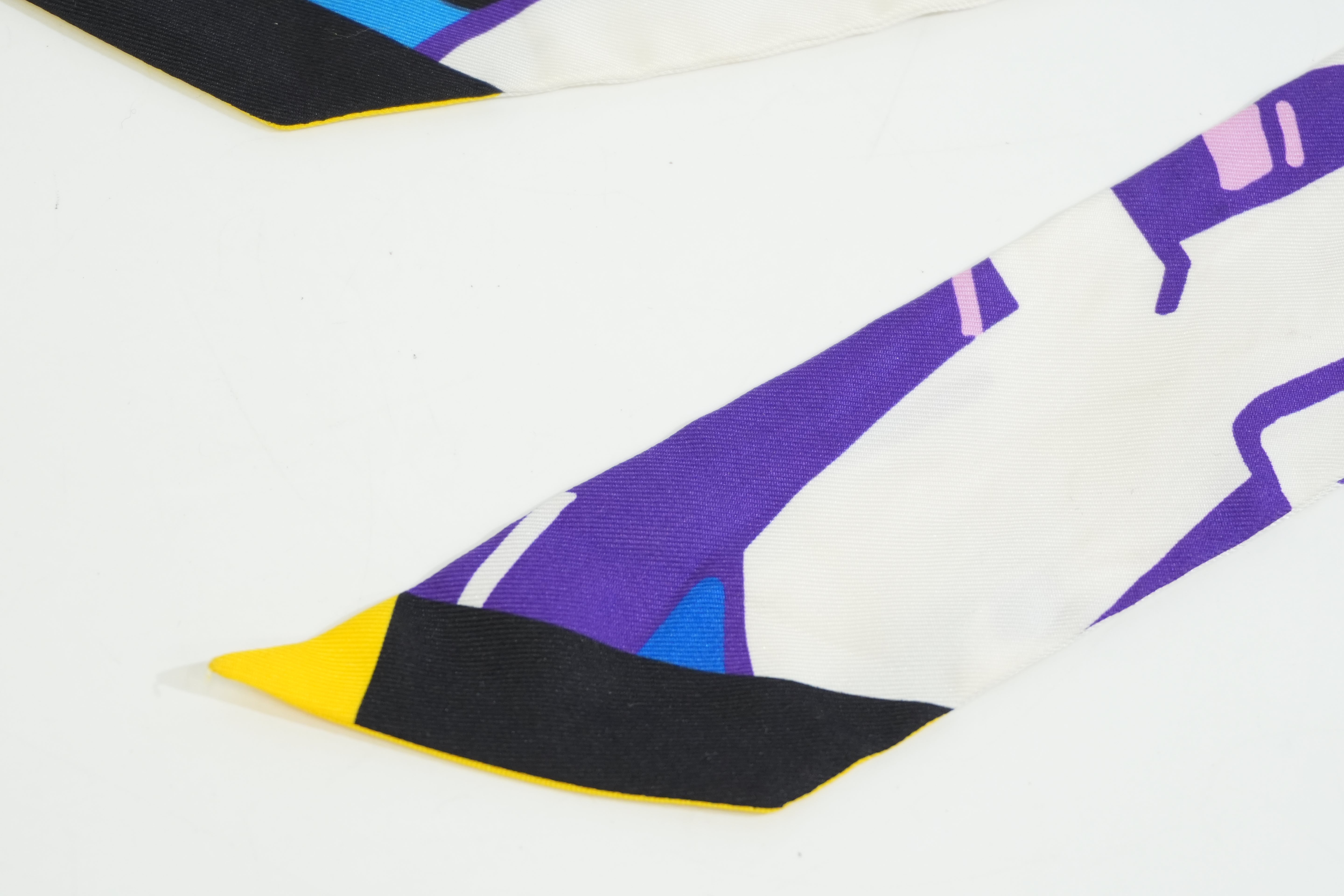 Pre-owned Hermes Silk Twilly Grafitti Multicolor