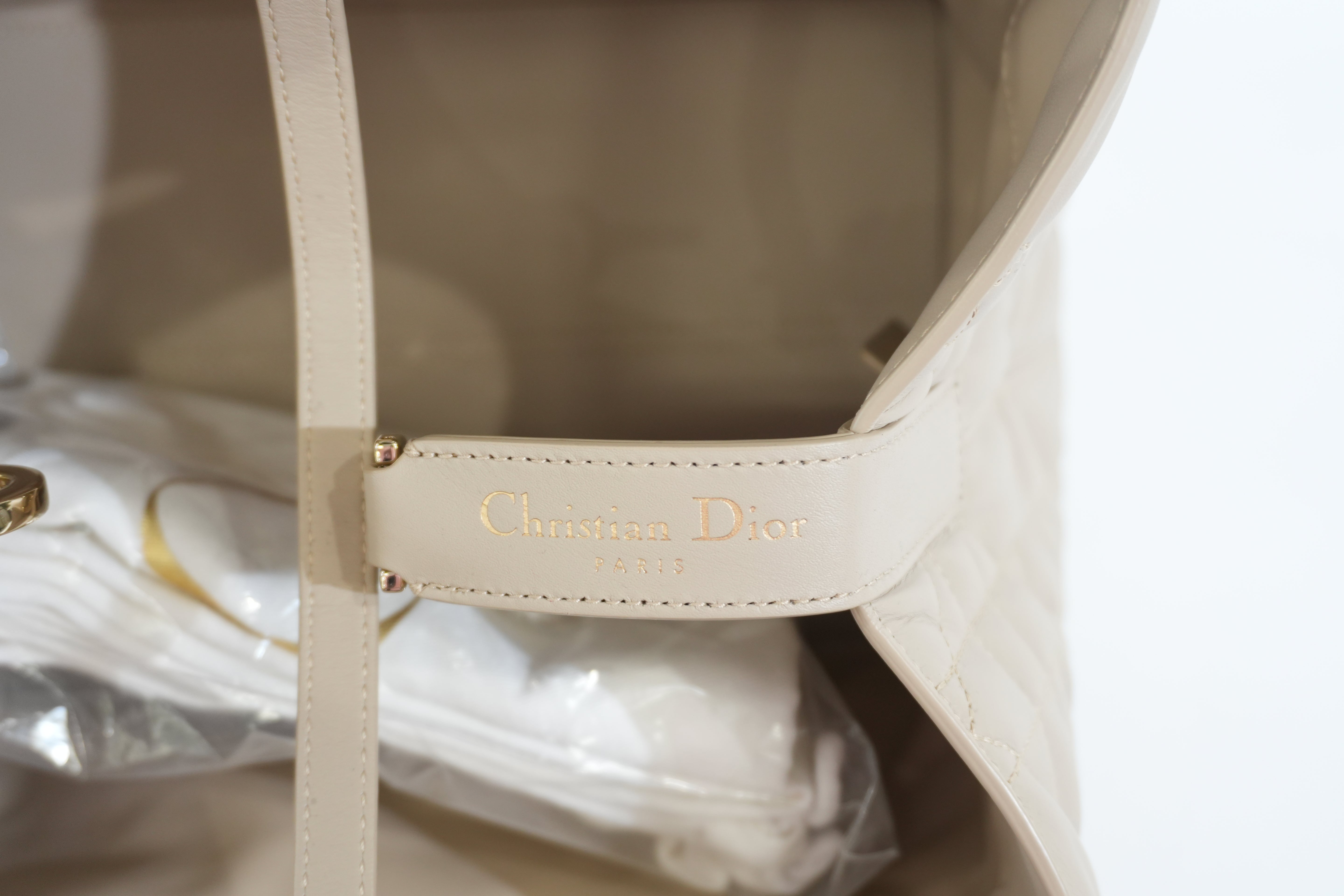 Pre-owned Dior Toujours Handbag Beige