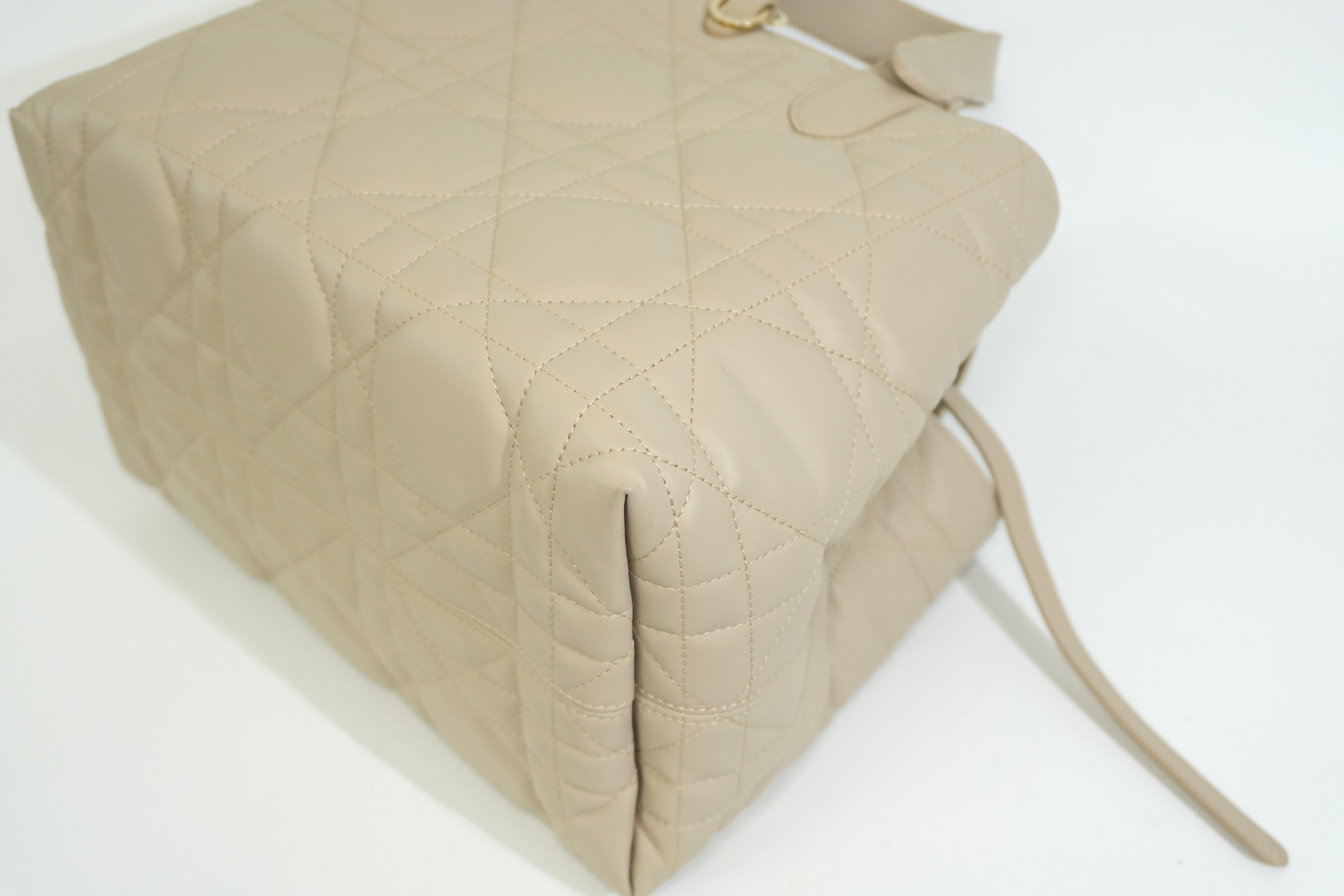 Pre-owned Dior Toujours Handbag Beige