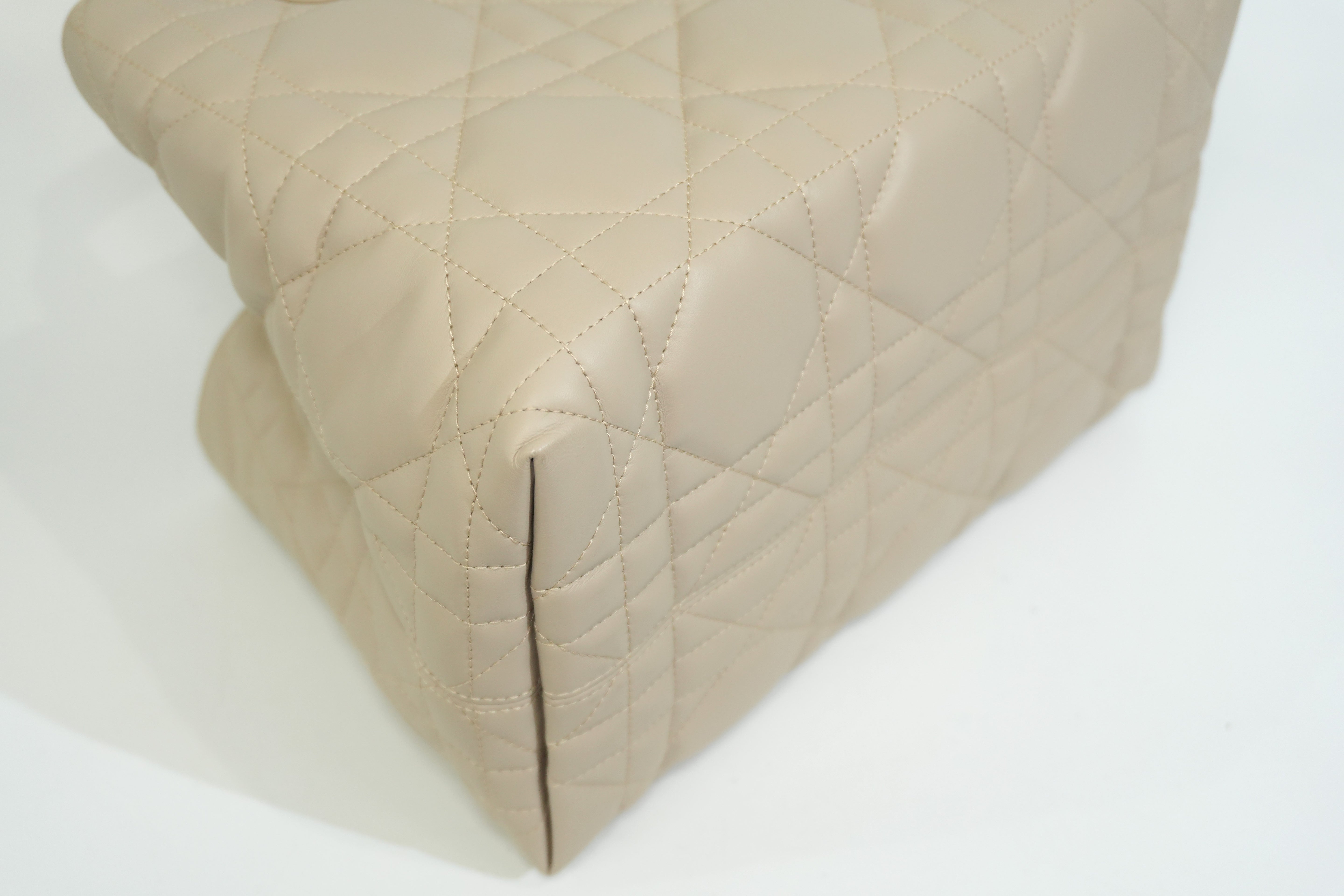 Pre-owned Dior Toujours Handbag Beige