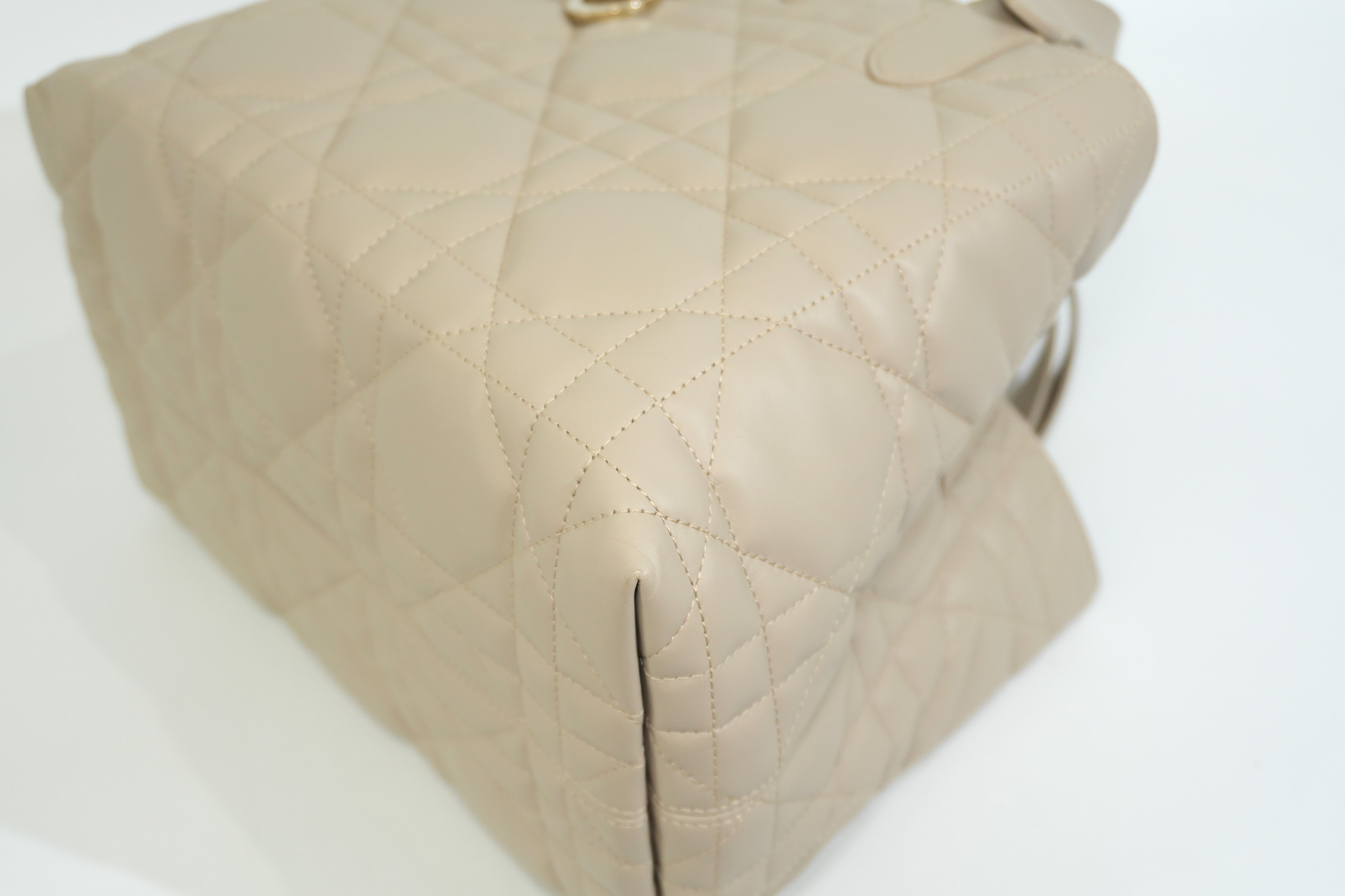 Pre-owned Dior Toujours Handbag Beige