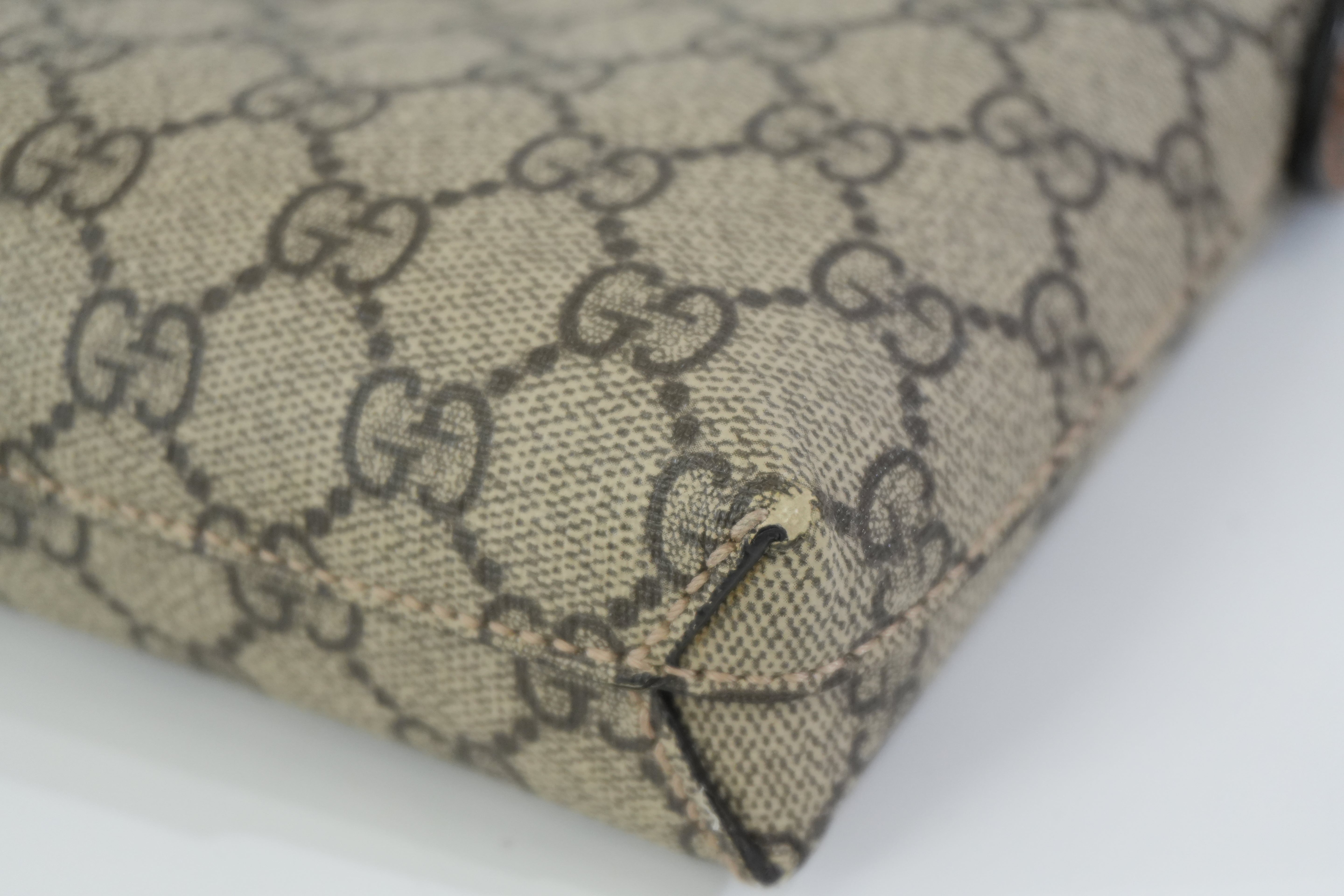 Pre-owned Gucci Interlocking G Patch Wristlet Messenger Bag Brown