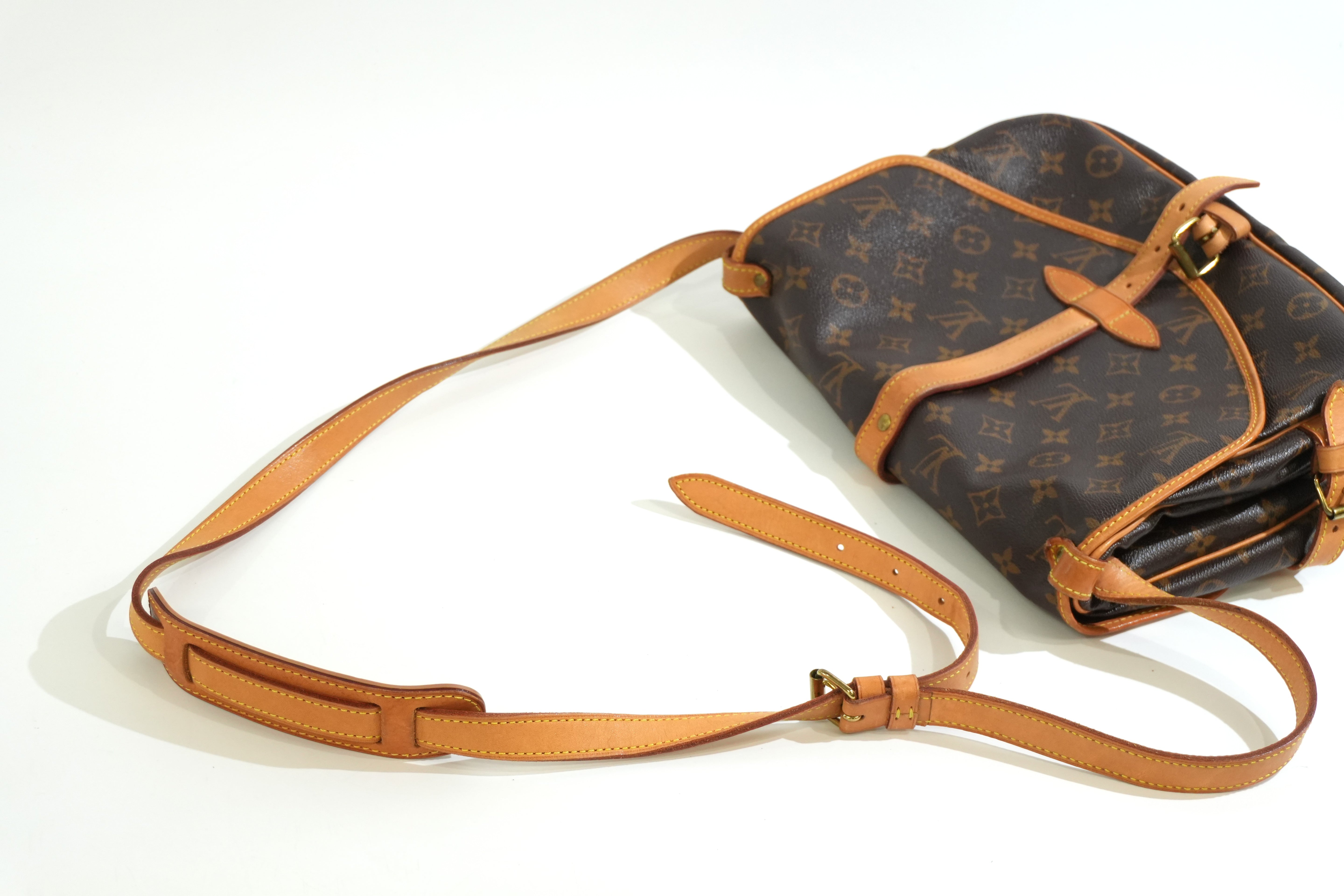 Pre-owned Louis Vuitton Monogram Saumur 30 Crossbody Bag