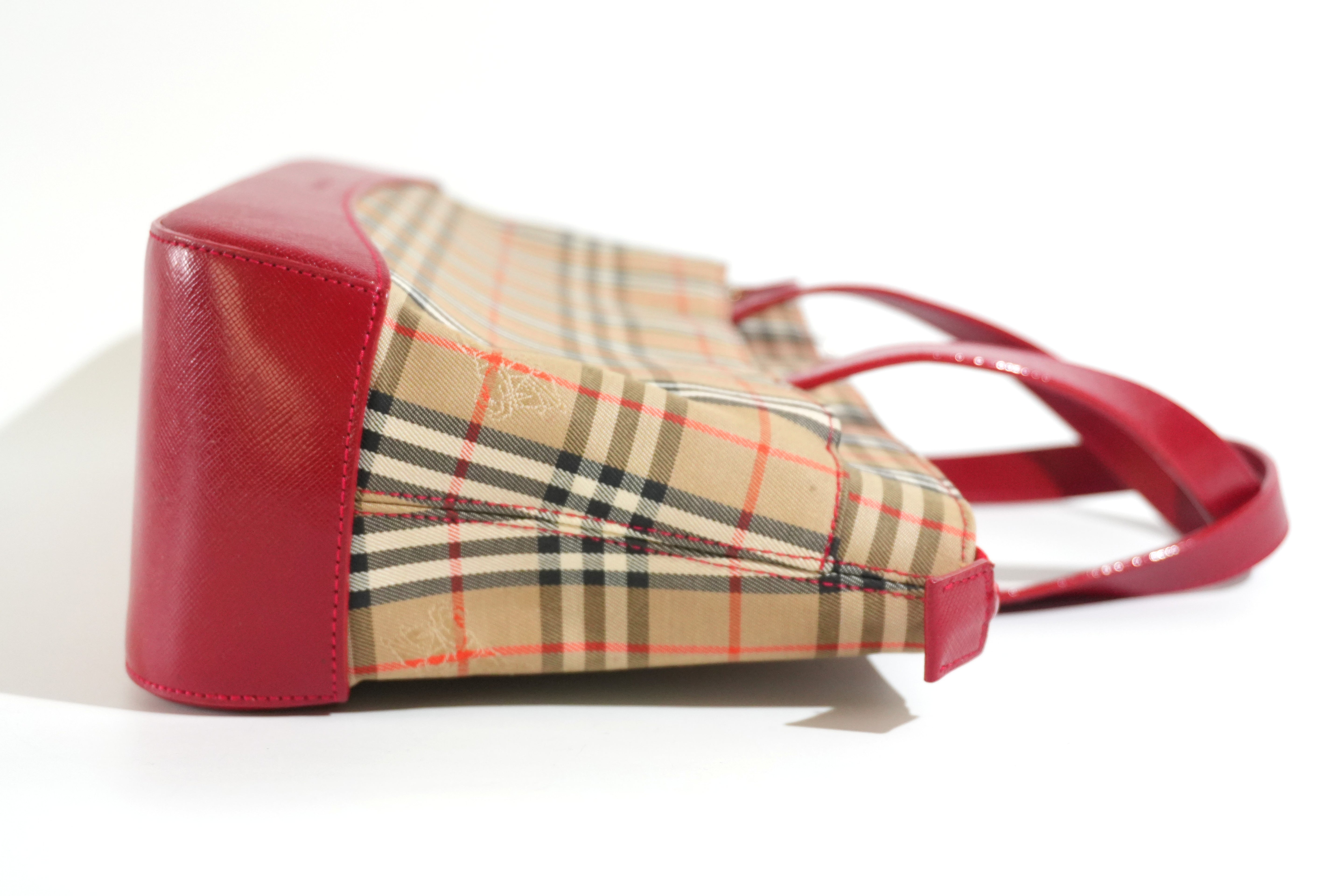 Pre-owned Burberry Haymarket Handbag Red and Brown