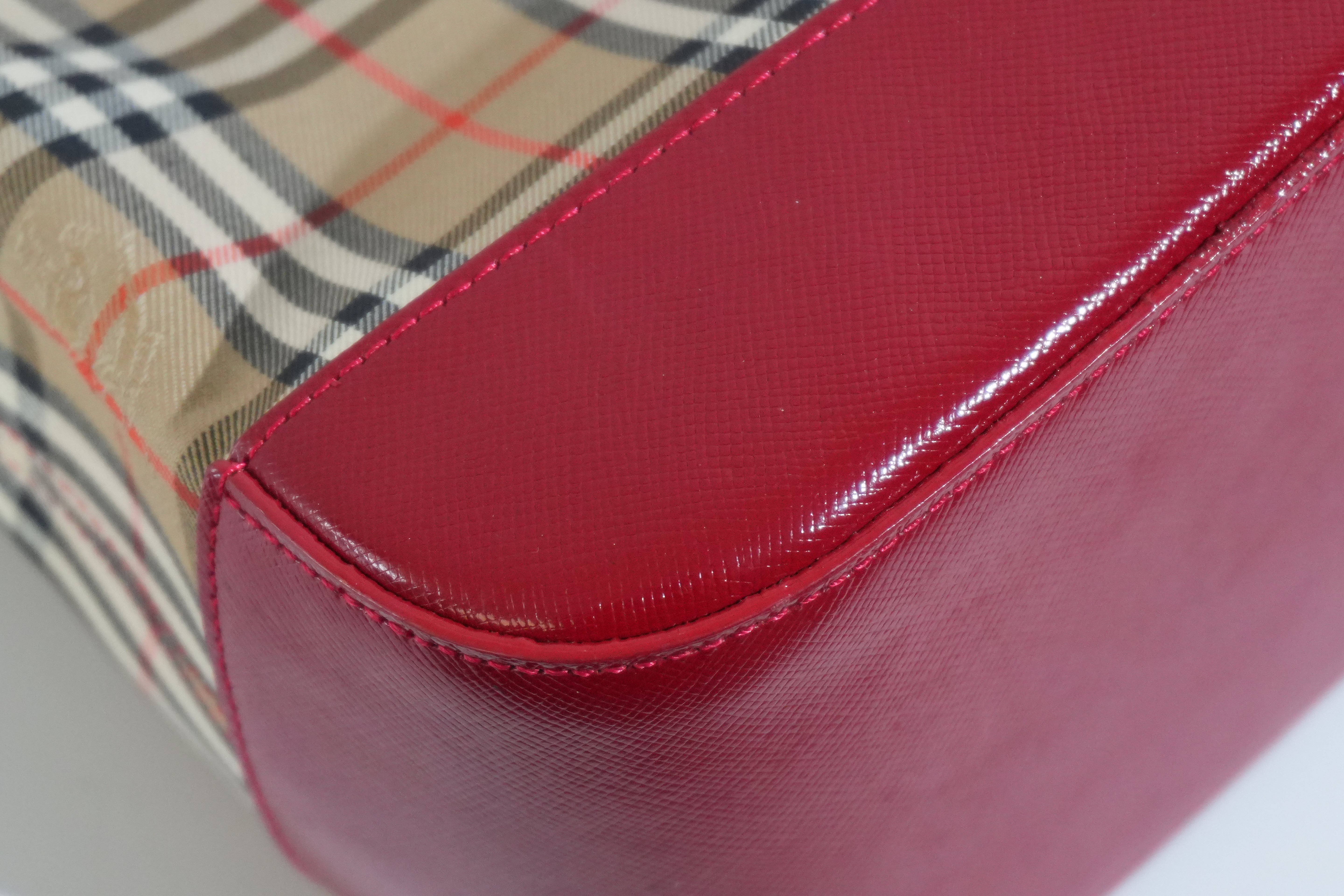 Pre-owned Burberry Haymarket Handbag Red and Brown