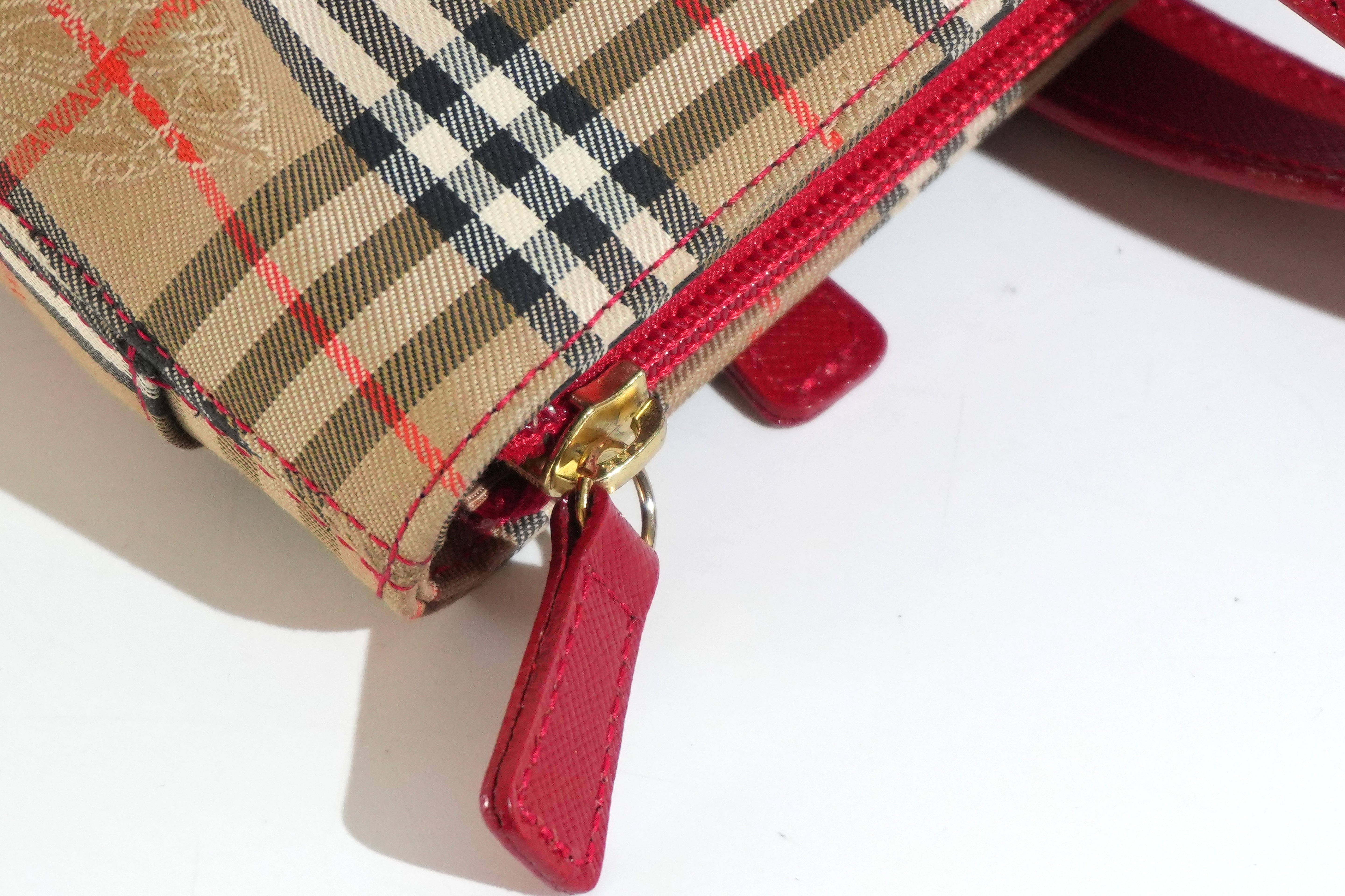 Pre-owned Burberry Haymarket Handbag Red and Brown
