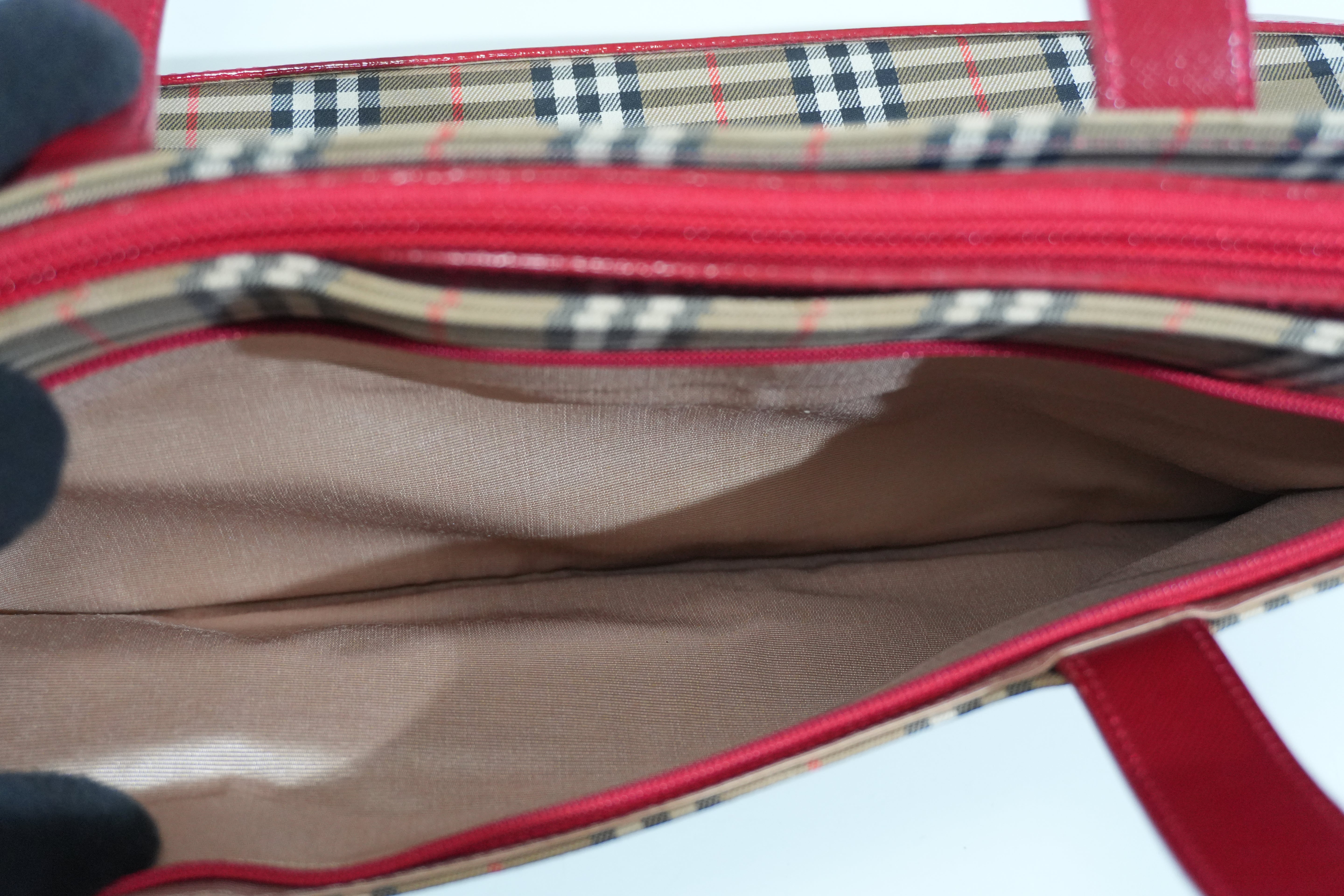 Pre-owned Burberry Haymarket Handbag Red and Brown