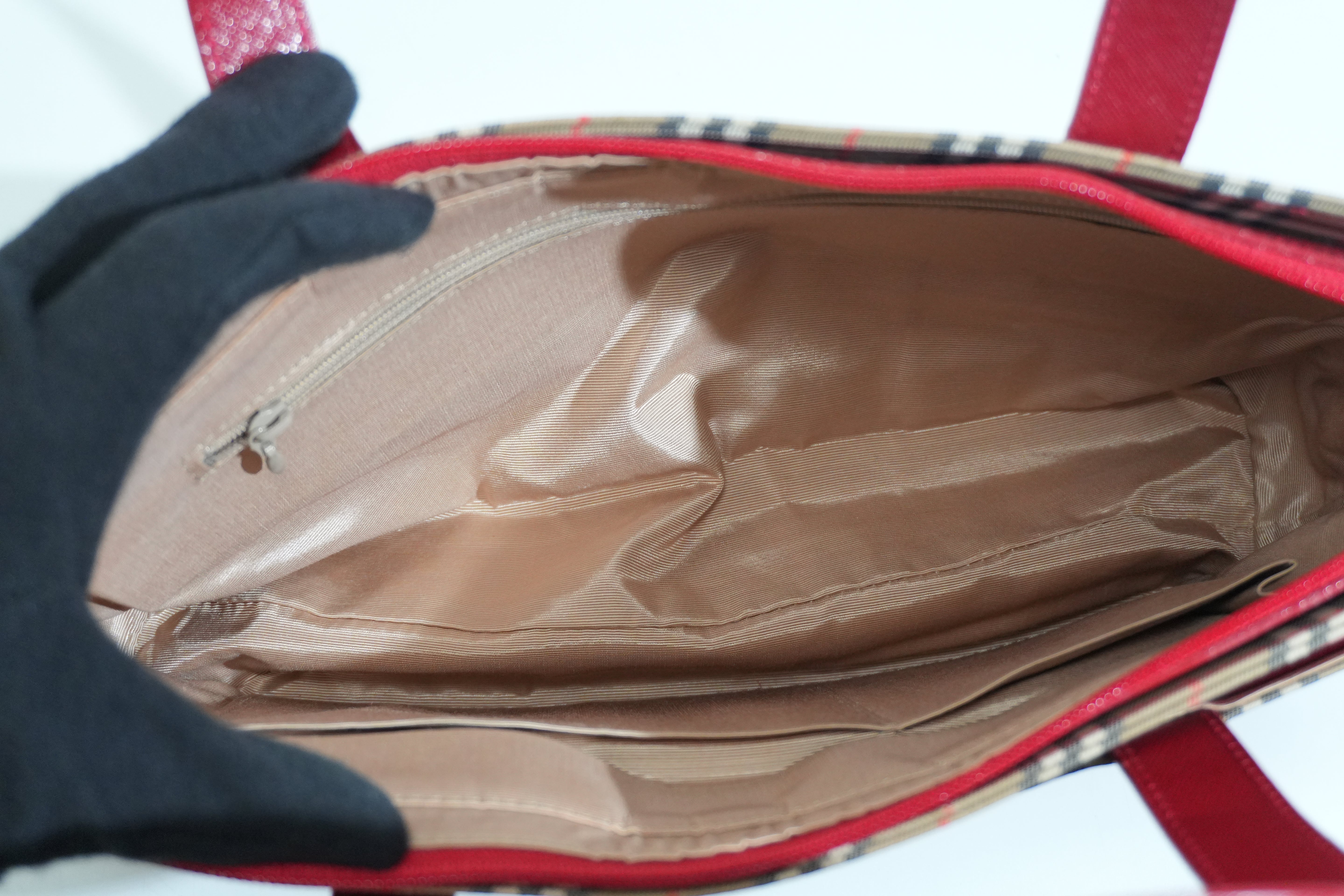 Pre-owned Burberry Haymarket Handbag Red and Brown