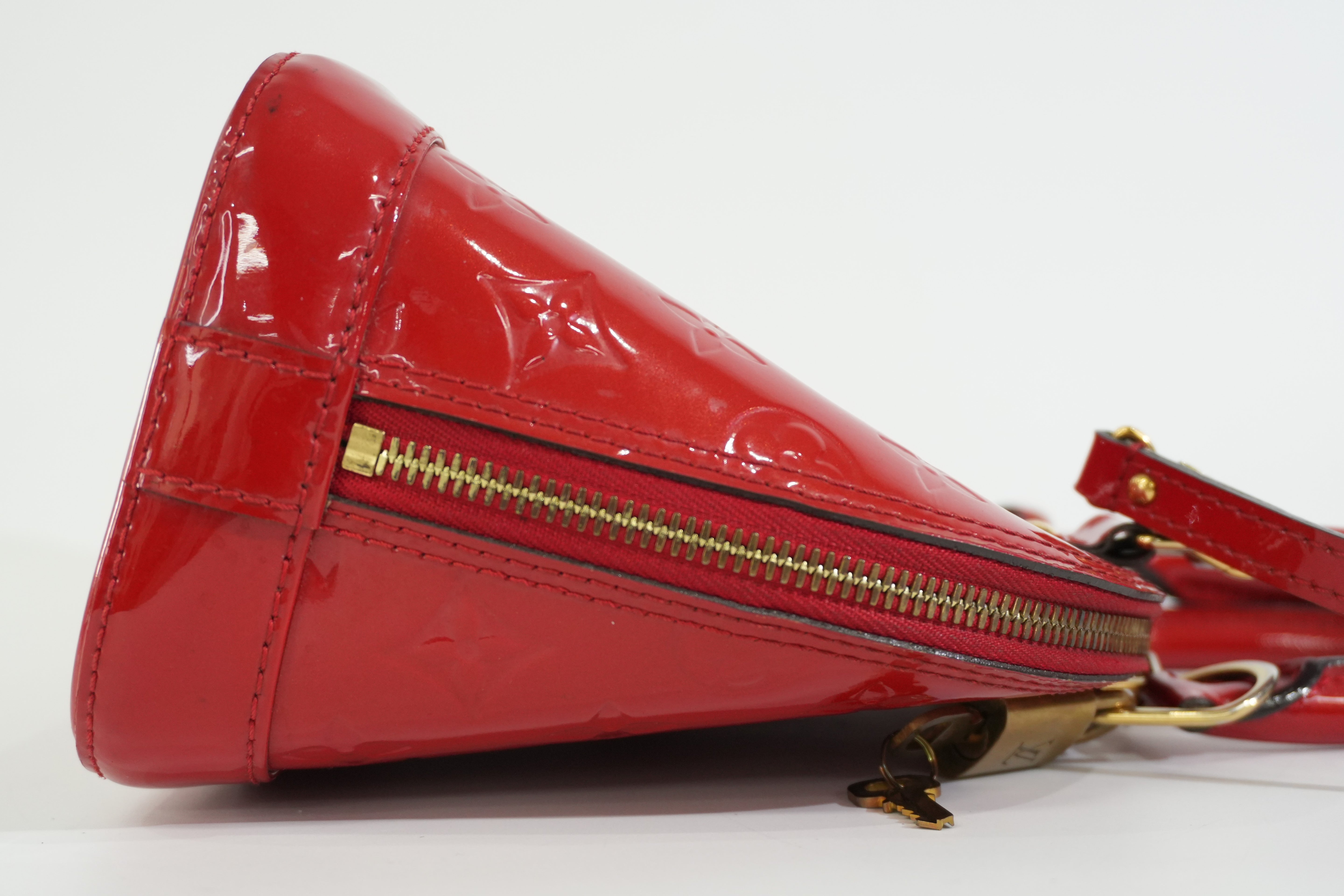 Pre-owned Louis Vuitton Vernis Alma BB Shoulder Bag Red