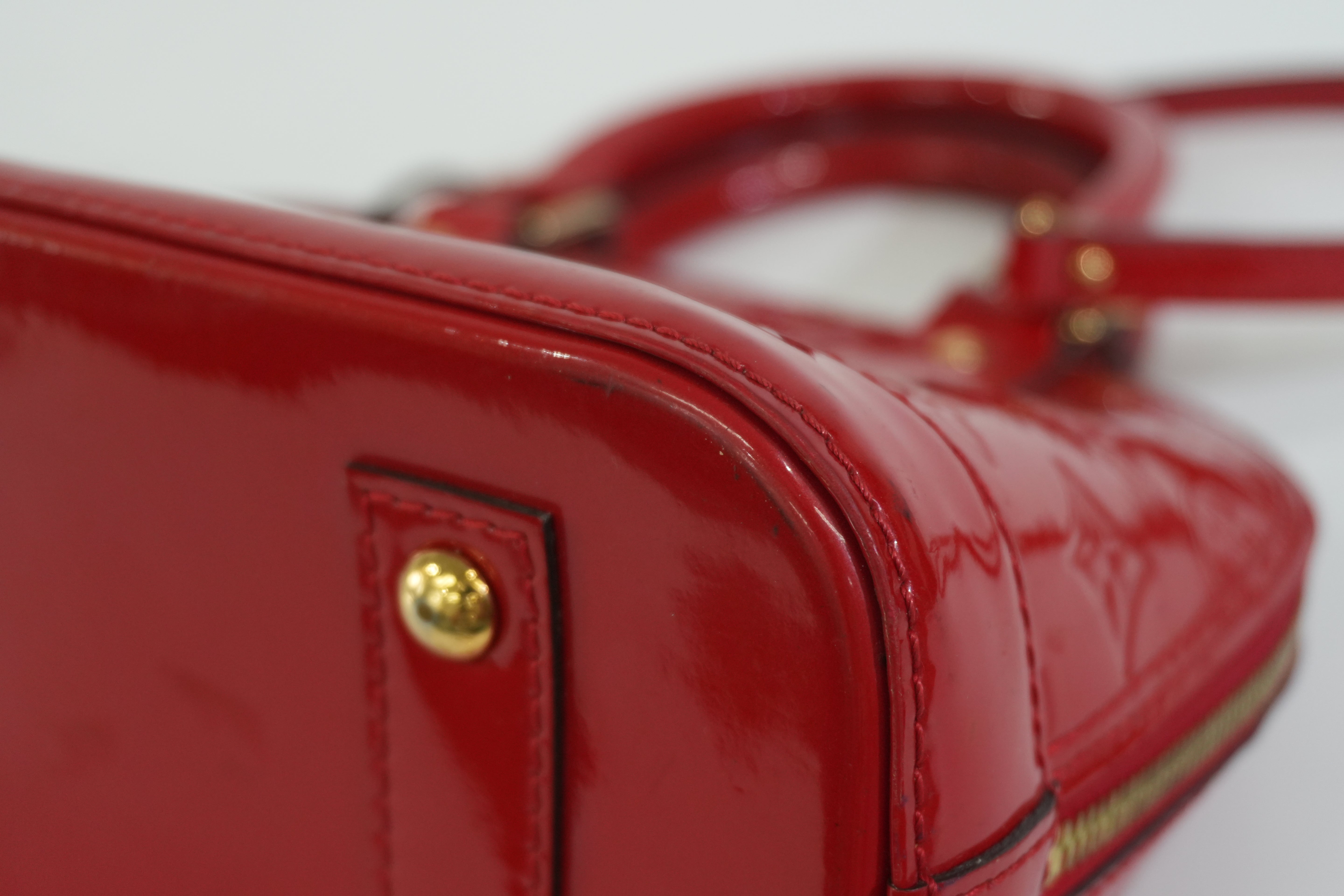 Pre-owned Louis Vuitton Vernis Alma BB Shoulder Bag Red