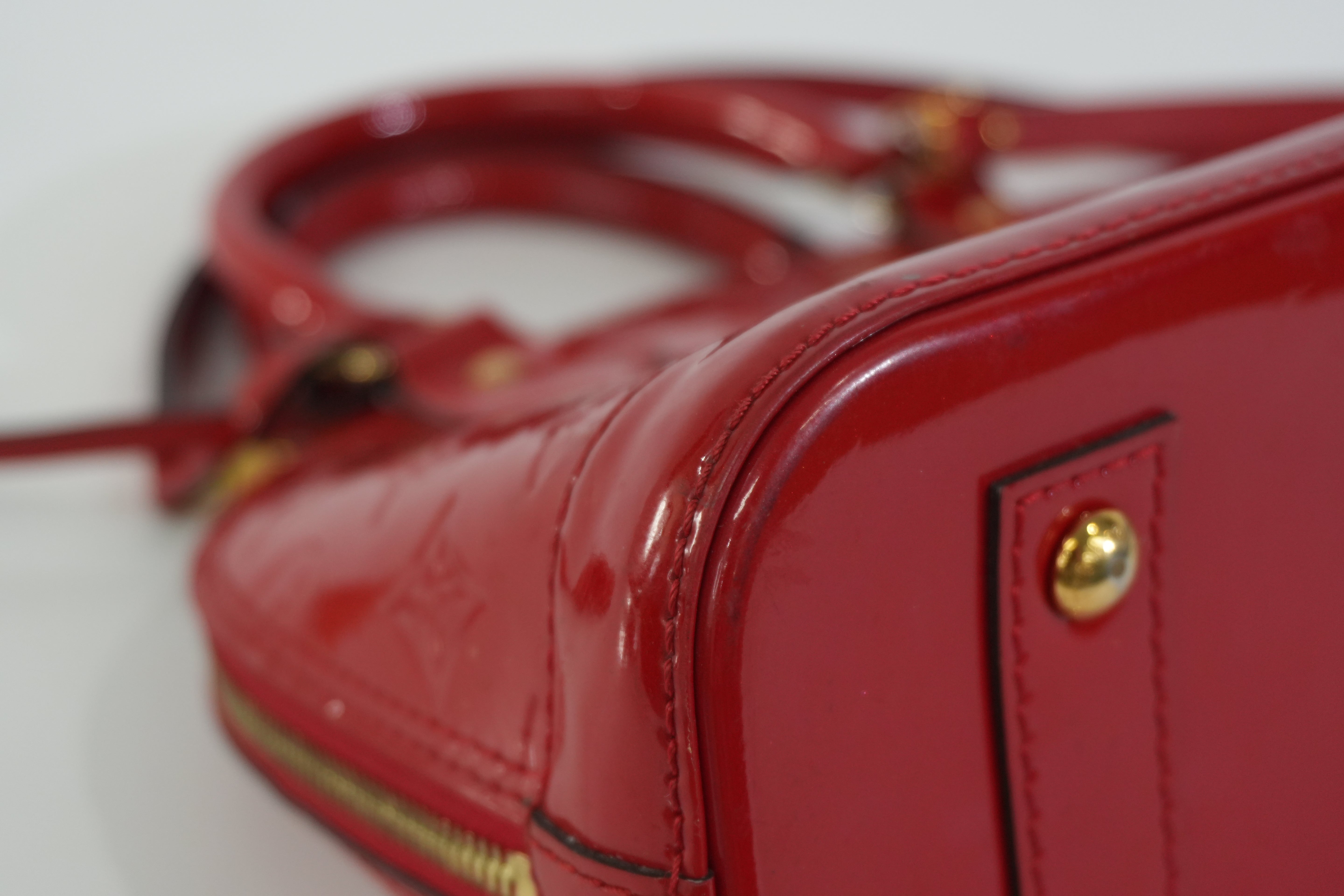 Pre-owned Louis Vuitton Vernis Alma BB Shoulder Bag Red