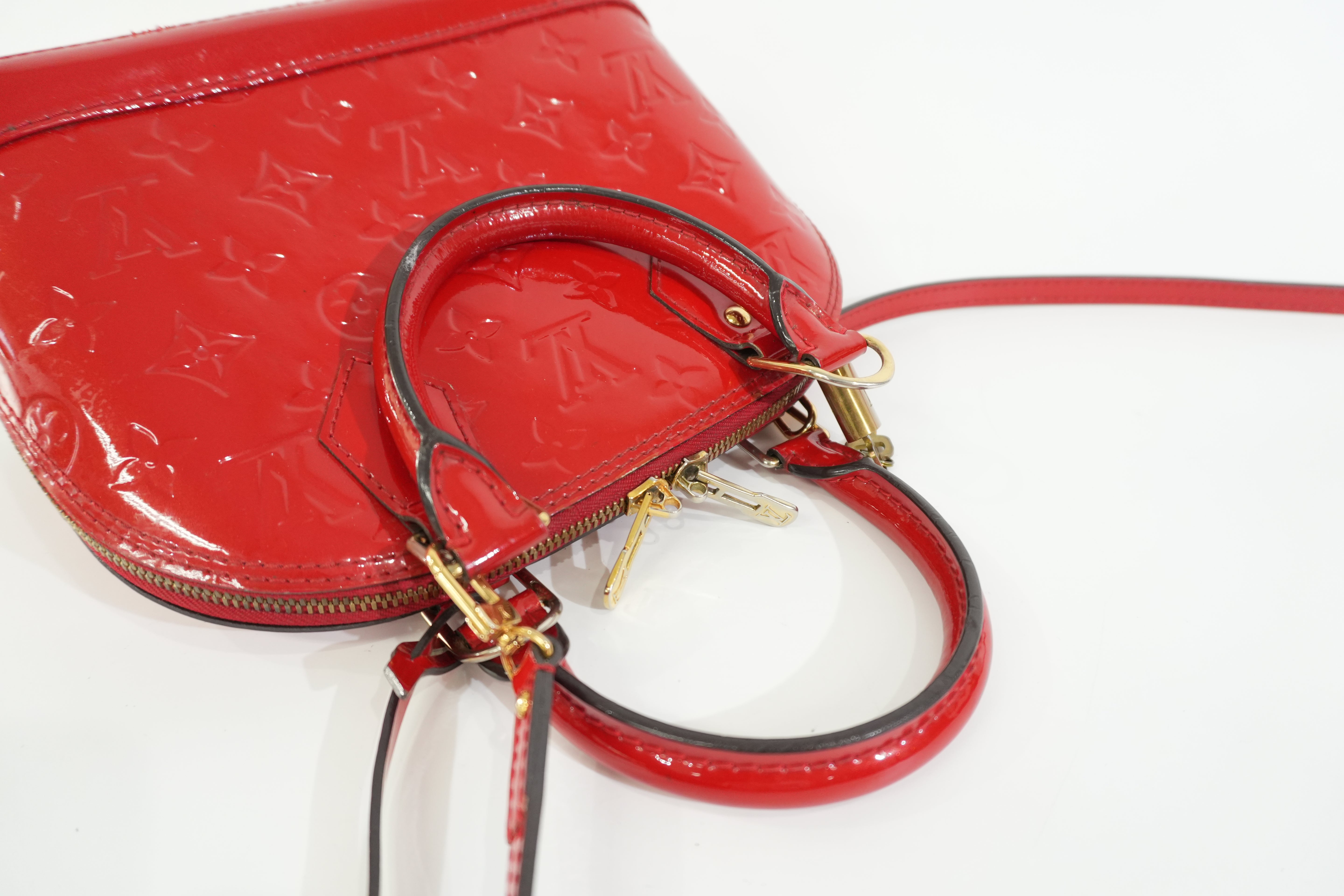 Pre-owned Louis Vuitton Vernis Alma BB Shoulder Bag Red