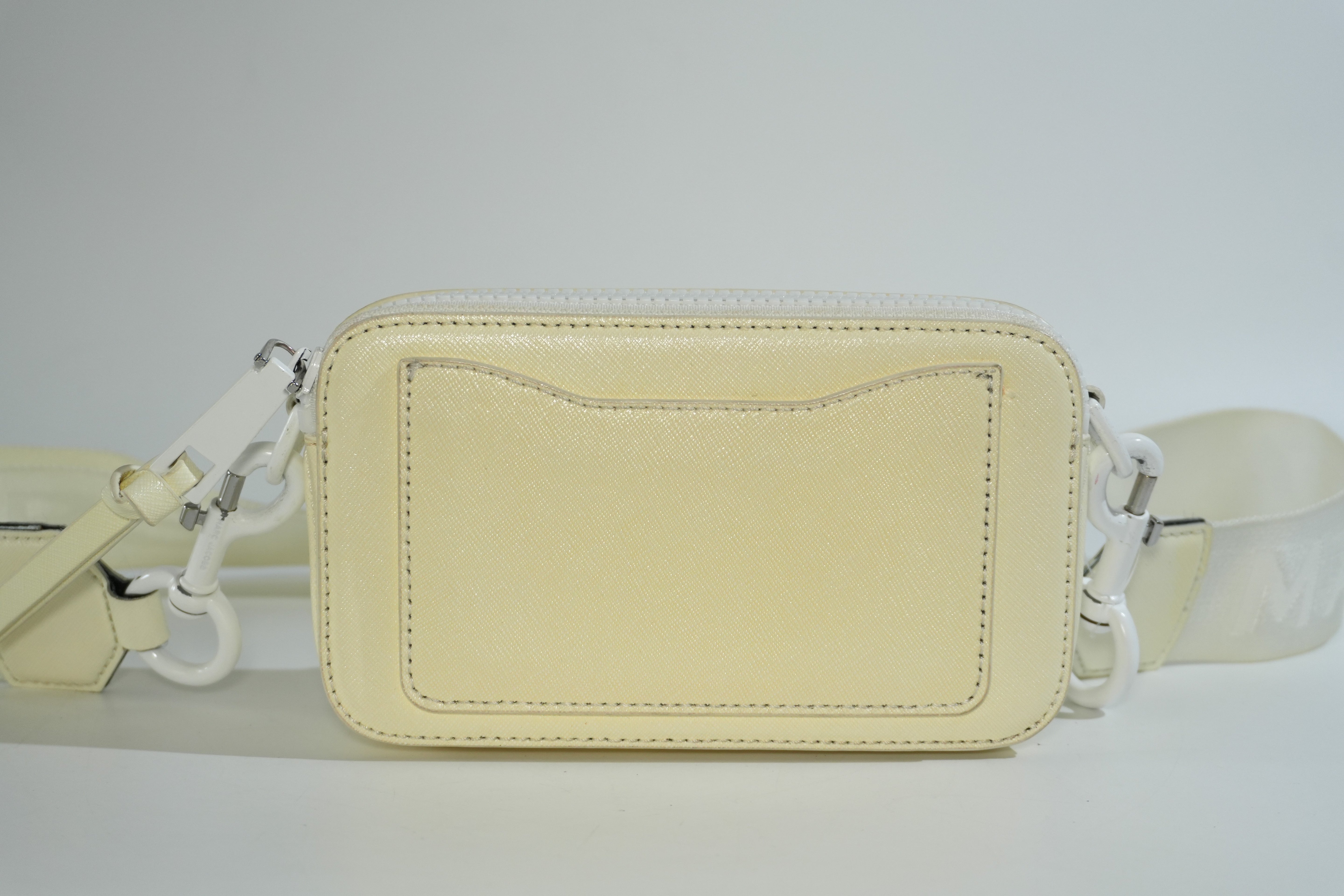 Pre-owned Marc Jacobs Snapchot Shoulder Bag White