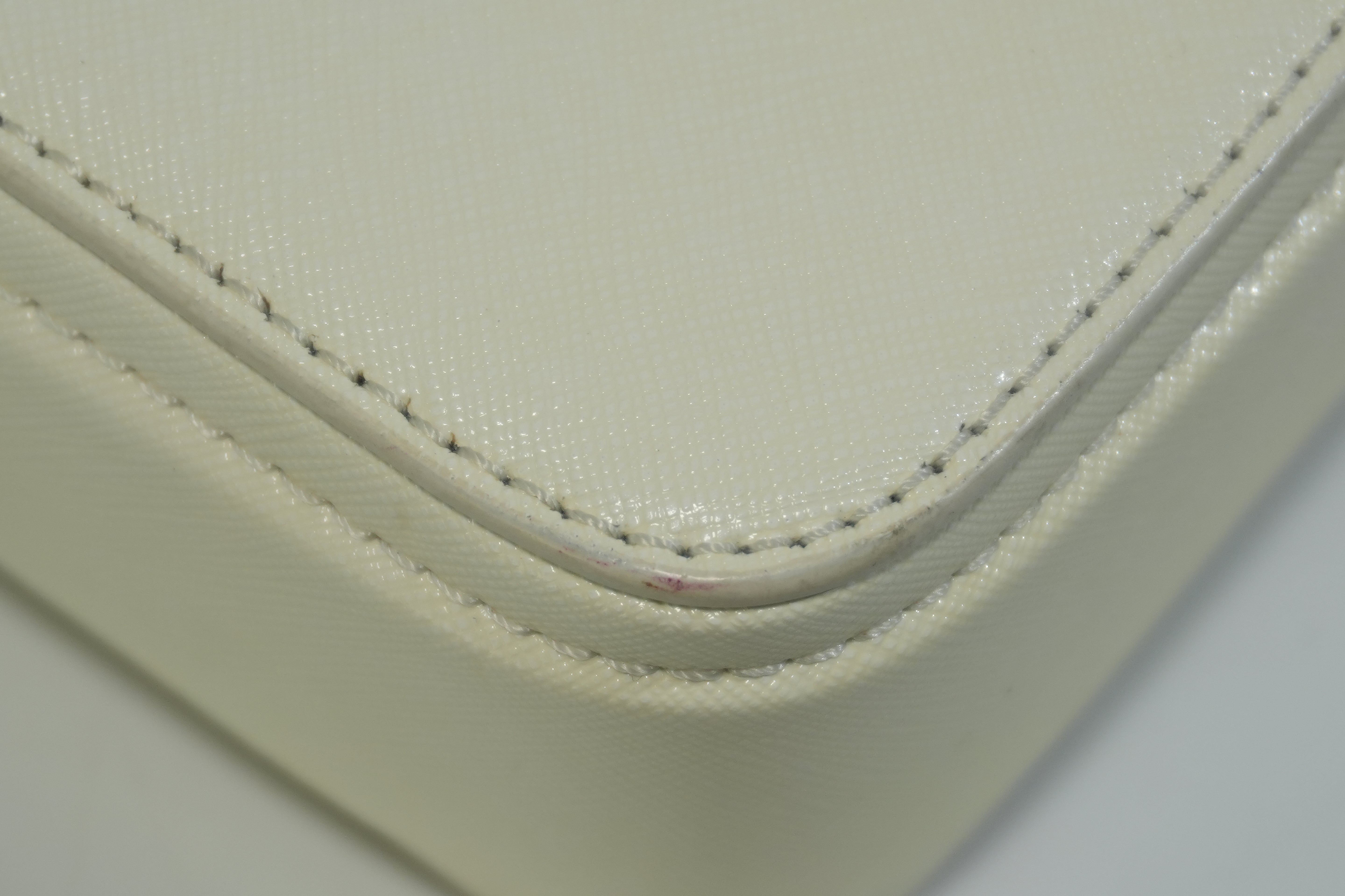 Pre-owned Marc Jacobs Snapchot Shoulder Bag White