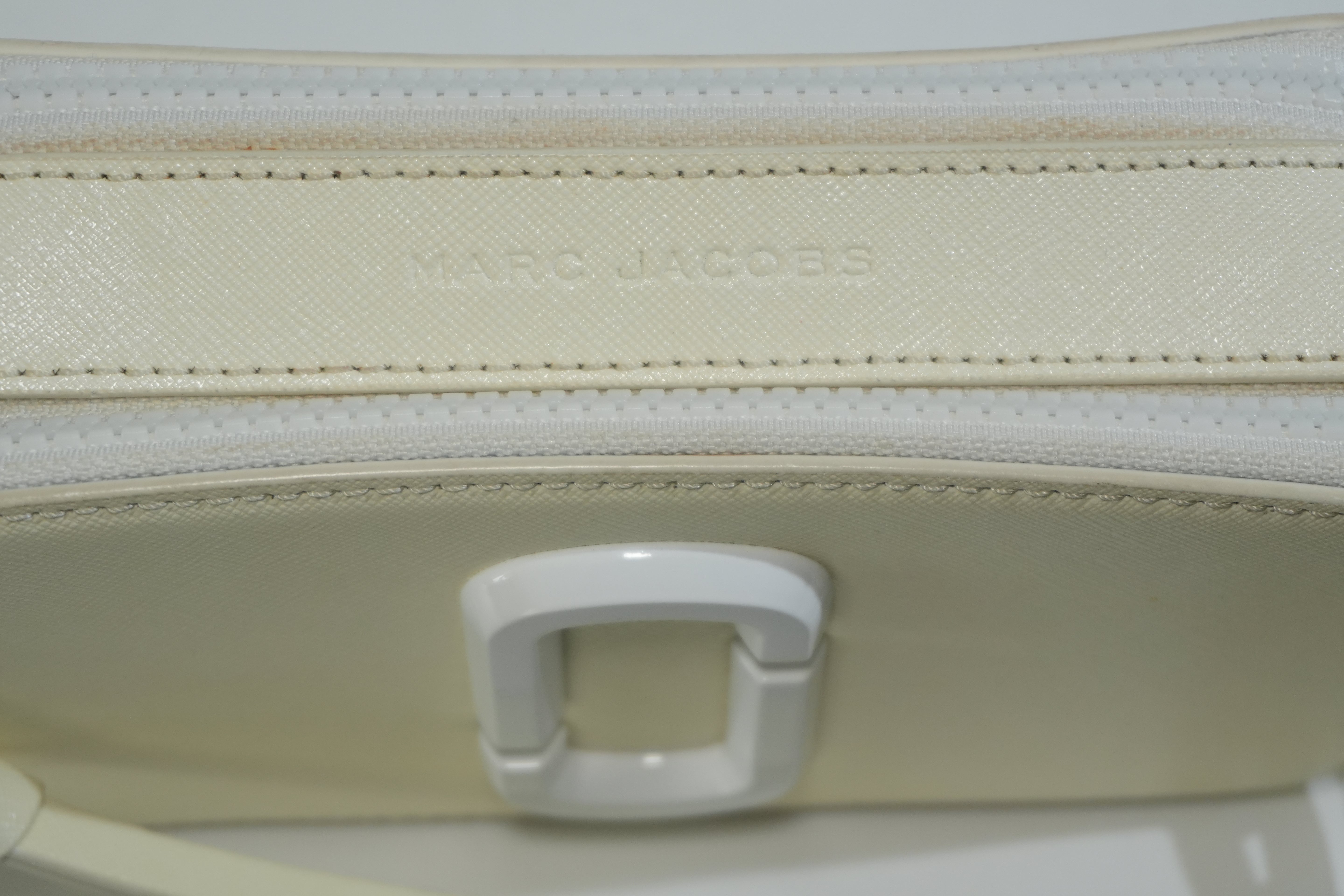 Pre-owned Marc Jacobs Snapchot Shoulder Bag White