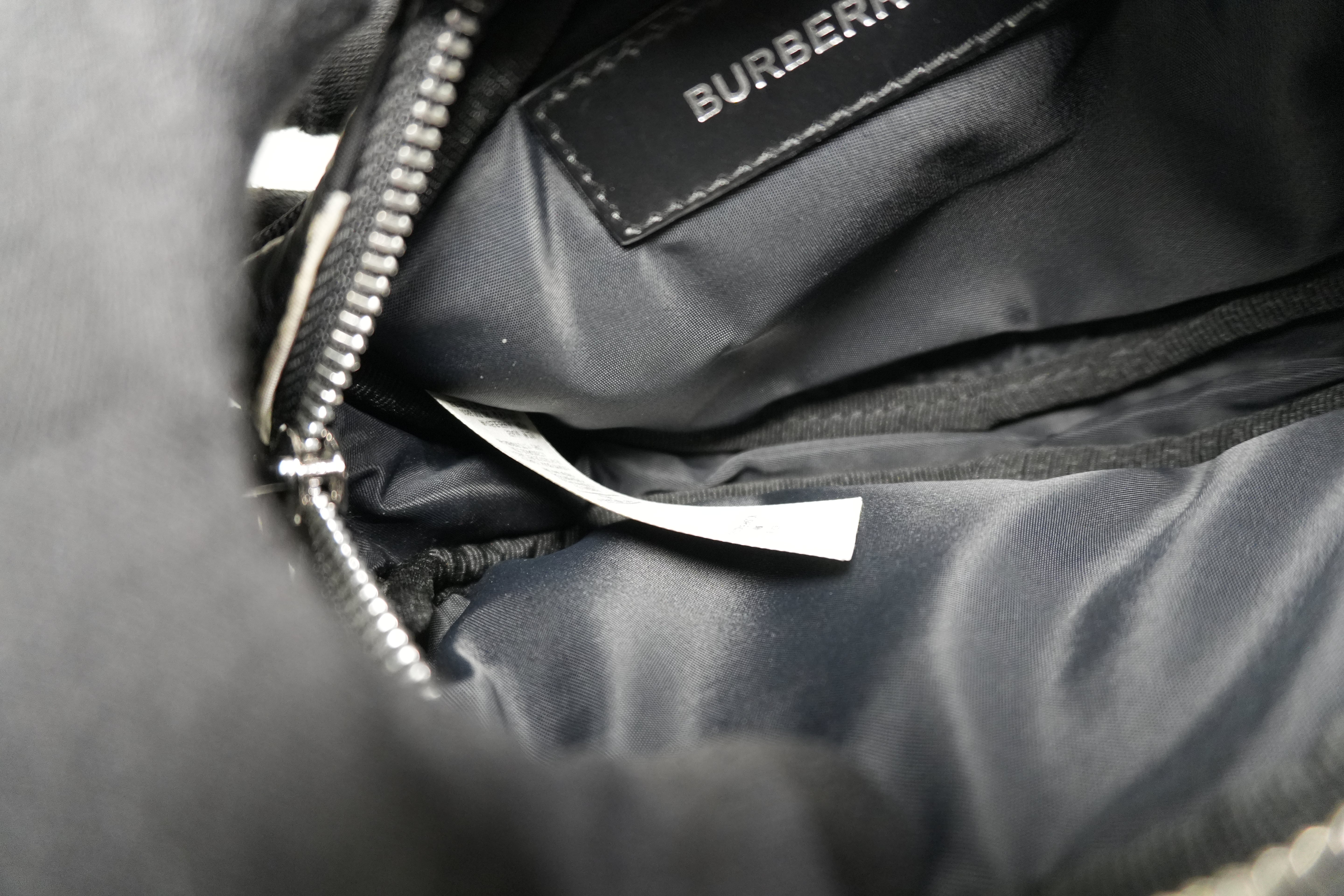 Pre-owned Burberry Body Bag Black and White