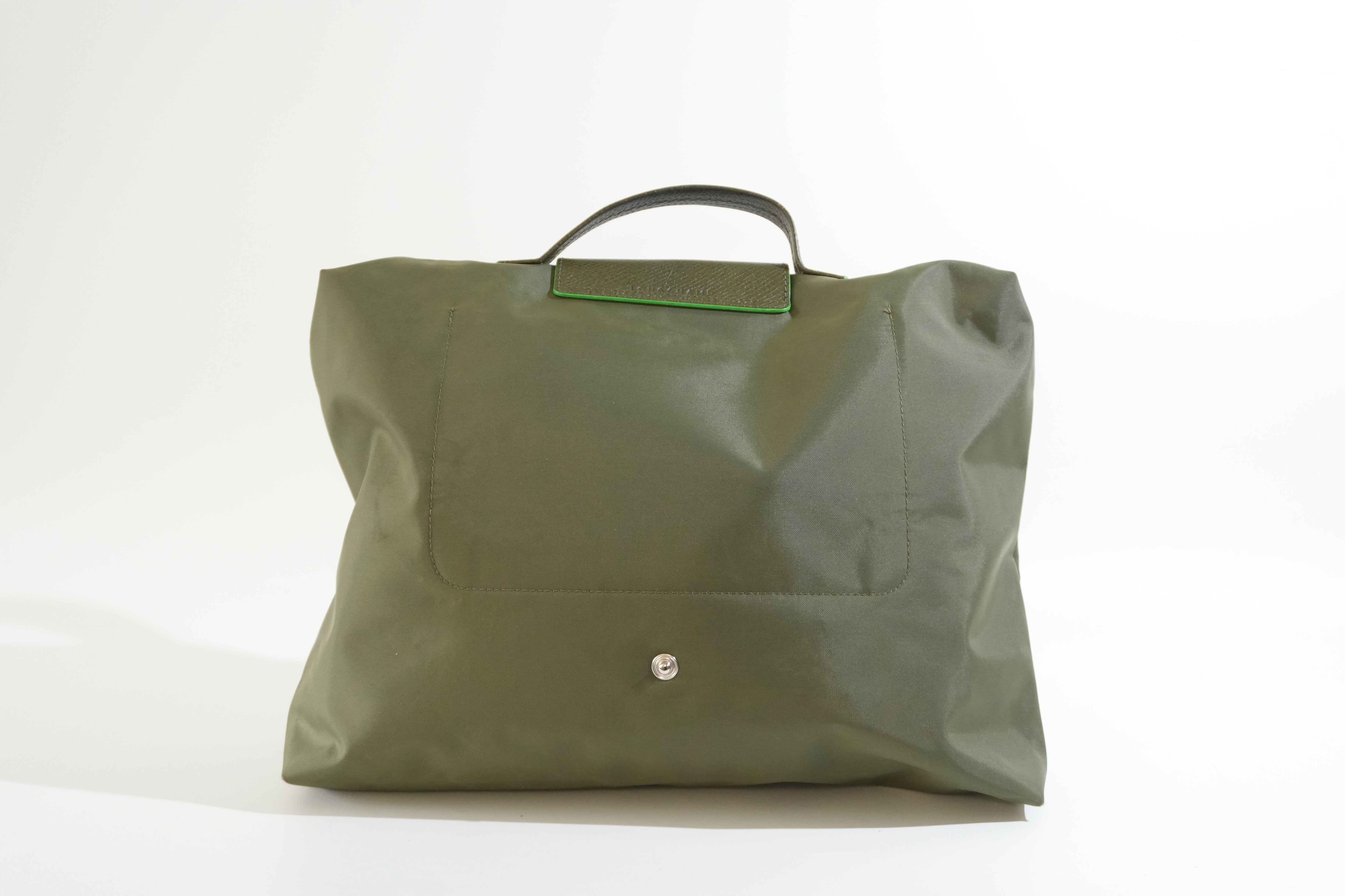 Pre-owned Longchamp Handbag Green