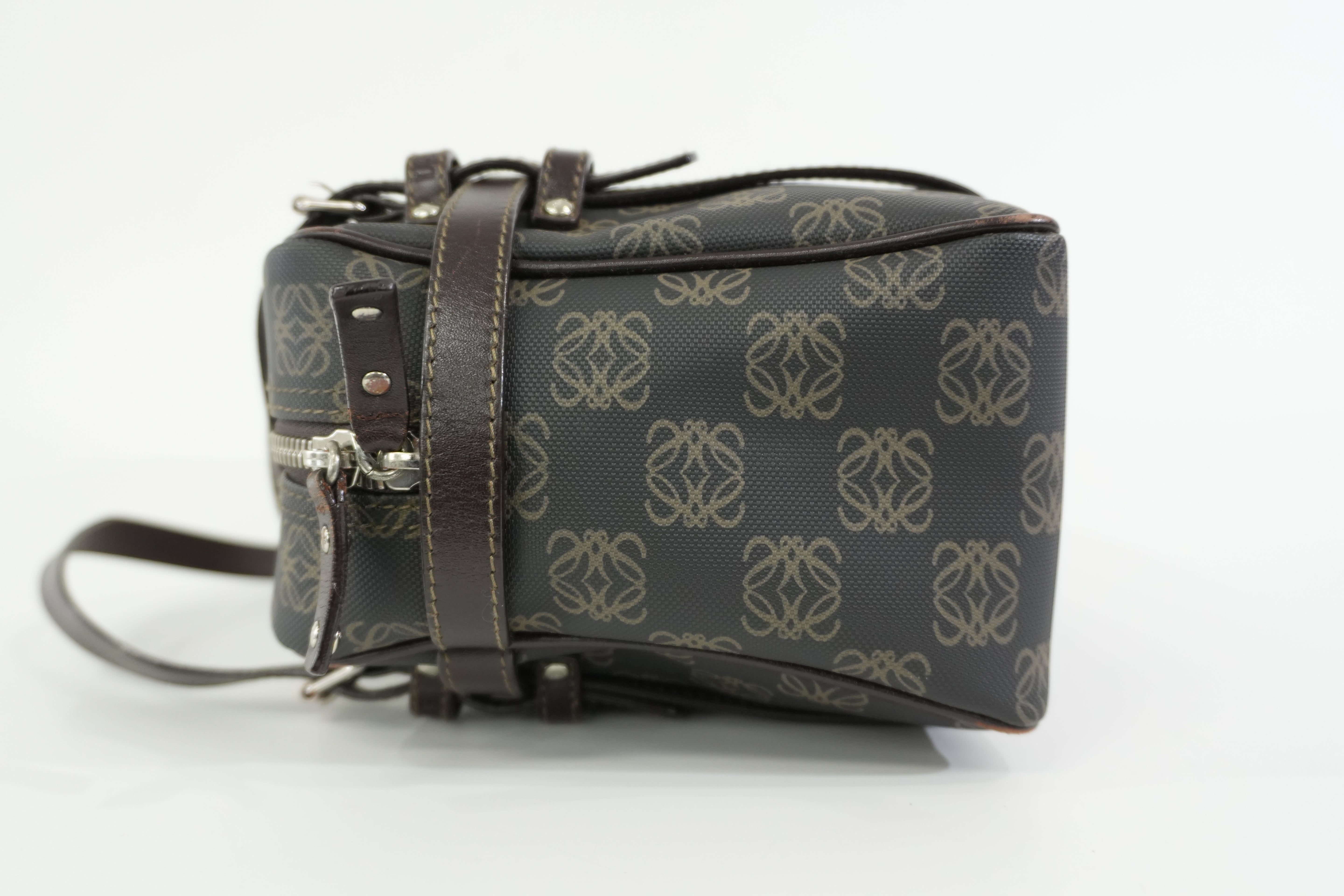 Pre-owned Loewe Analog Handbag with Pouch Black and Brown