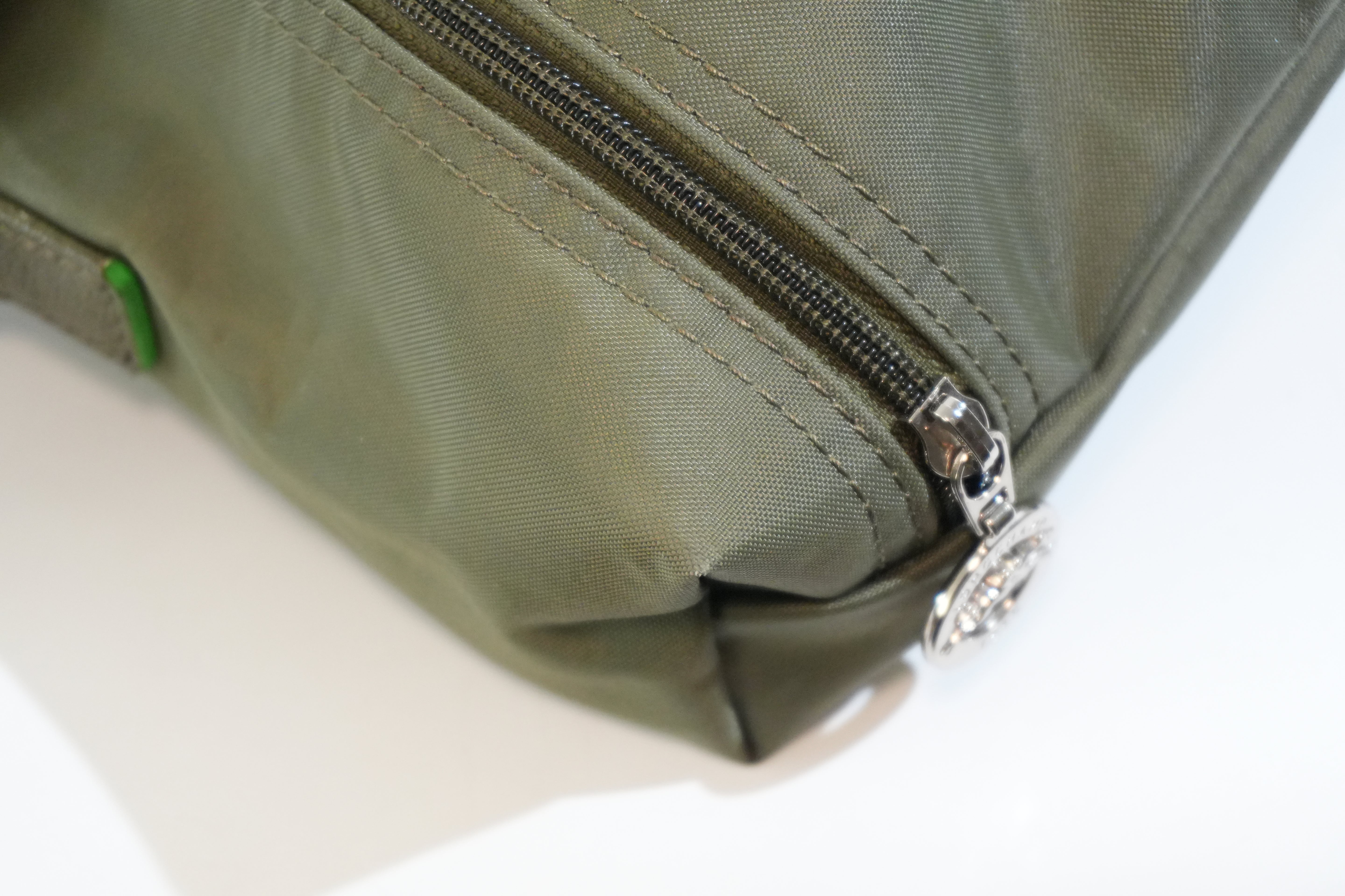 Pre-owned Longchamp Handbag Green