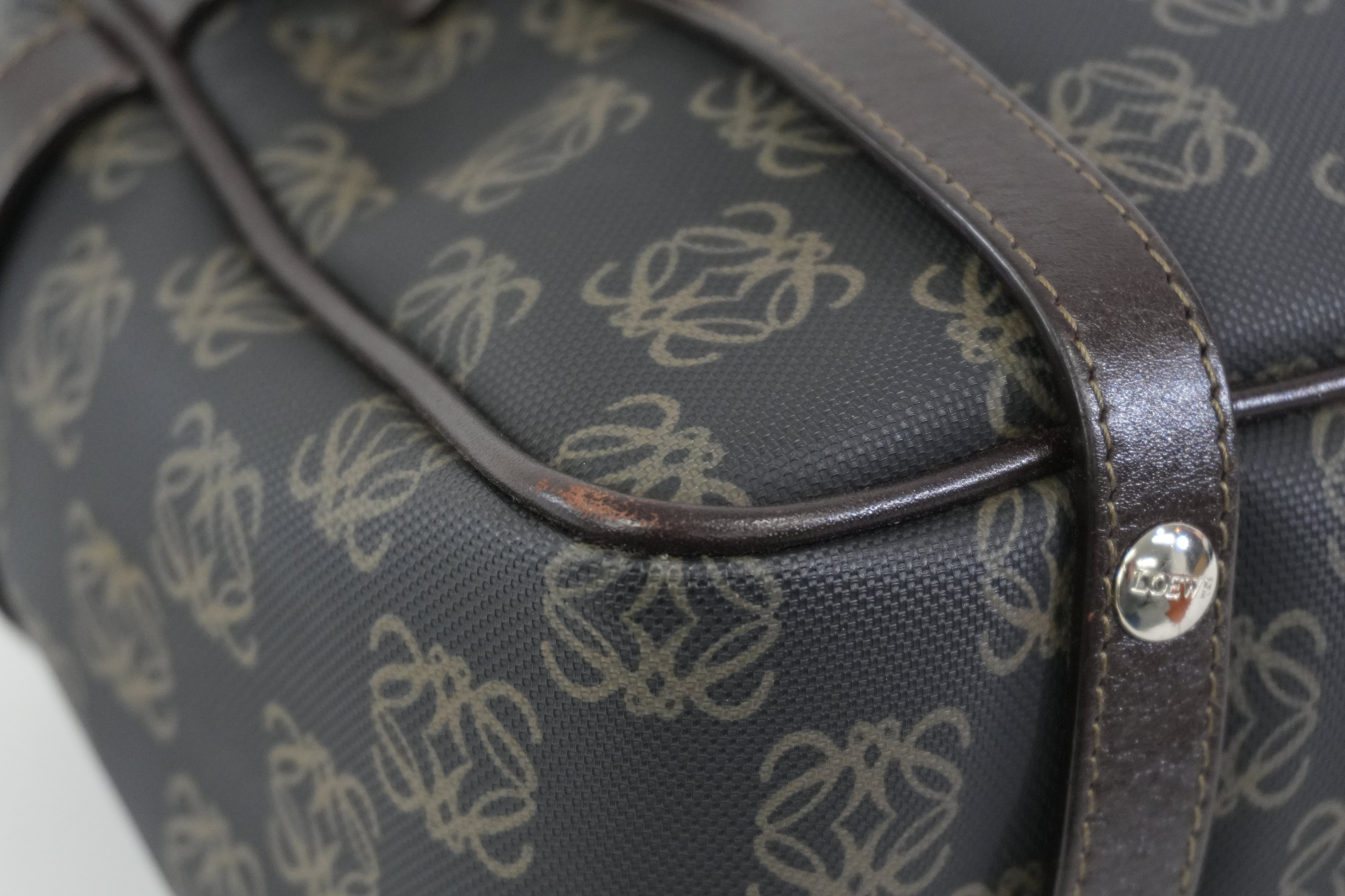 Pre-owned Loewe Analog Handbag with Pouch Black and Brown