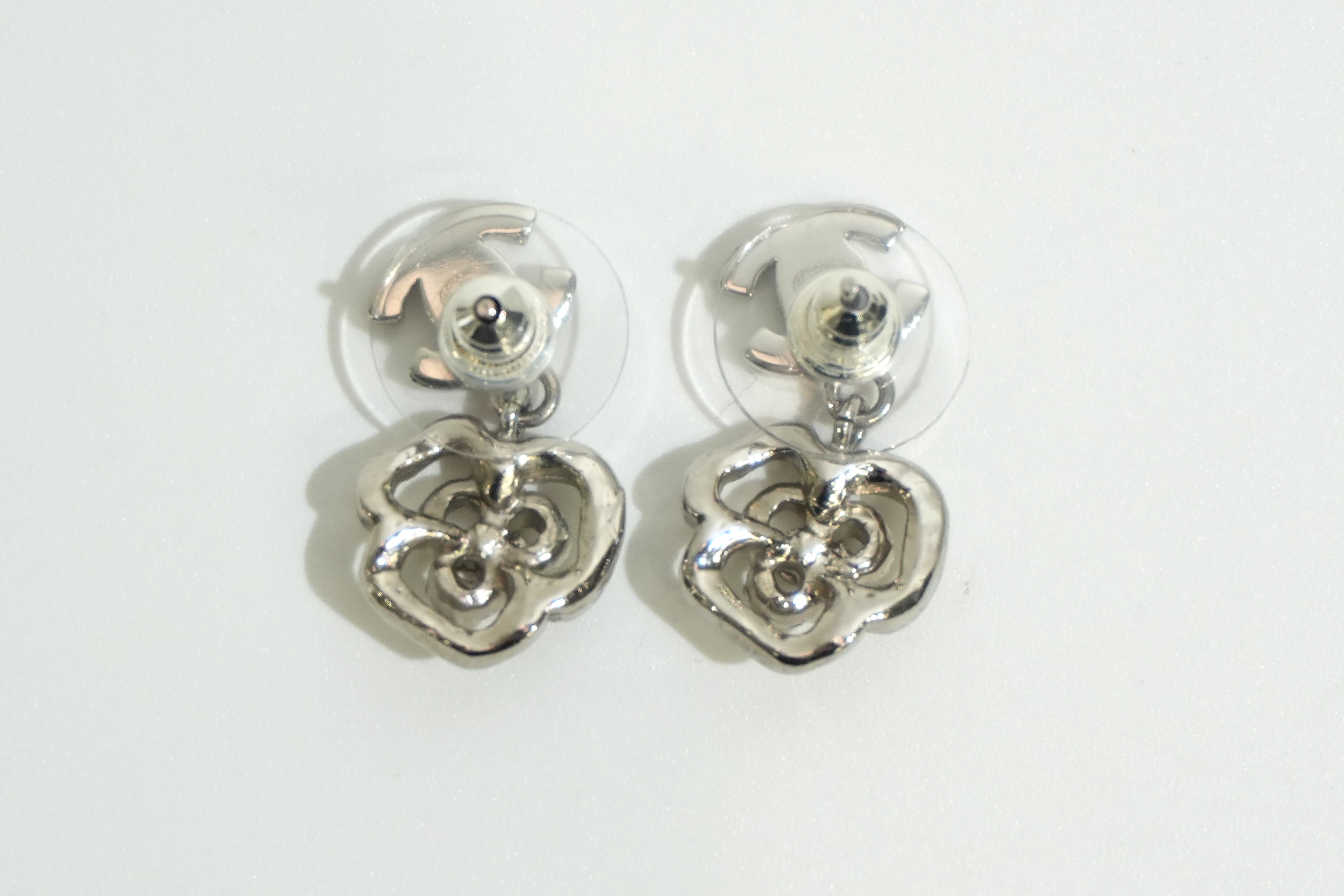 Pre-owned Chanel Steel Flower Earrings