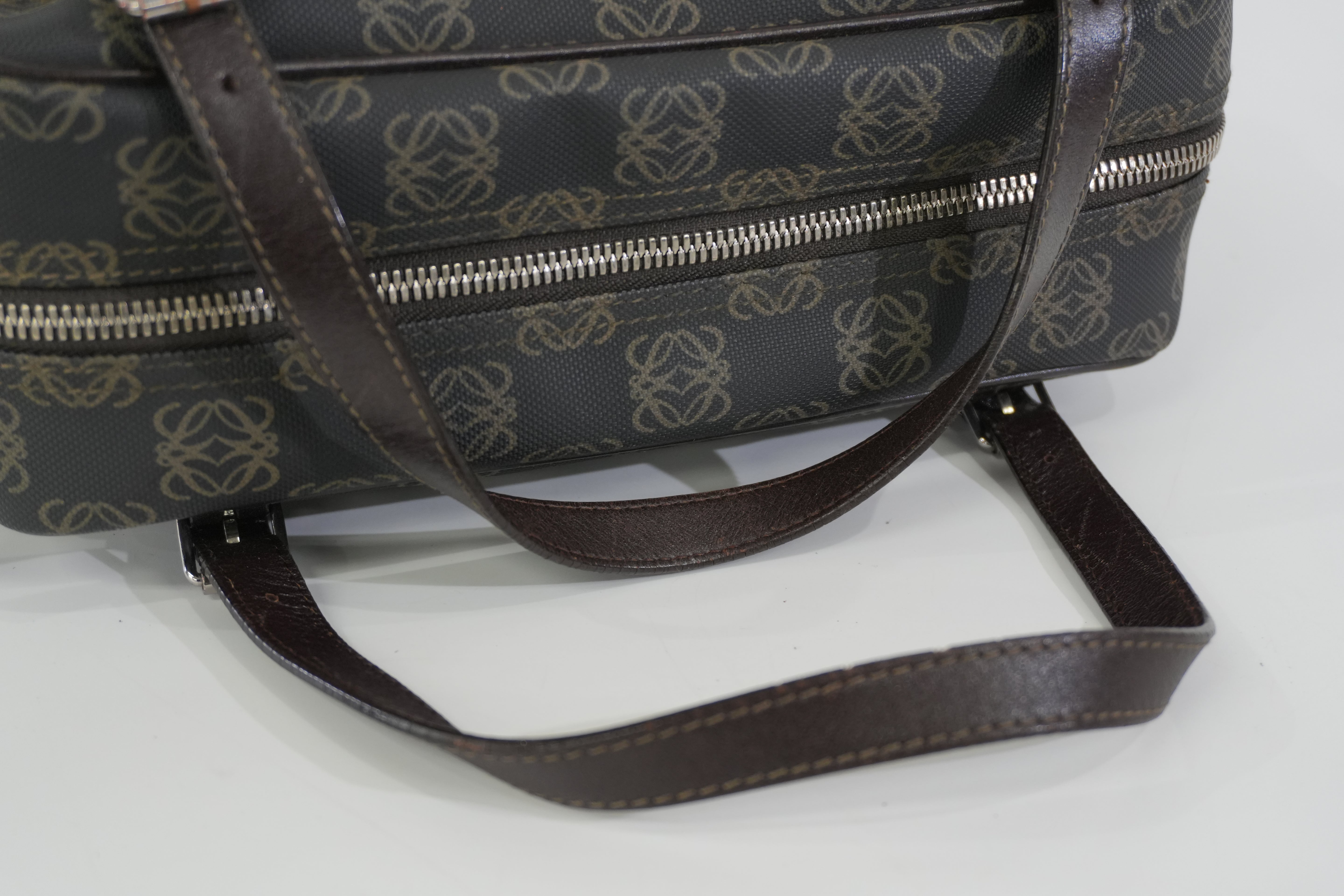 Pre-owned Loewe Analog Handbag with Pouch Black and Brown