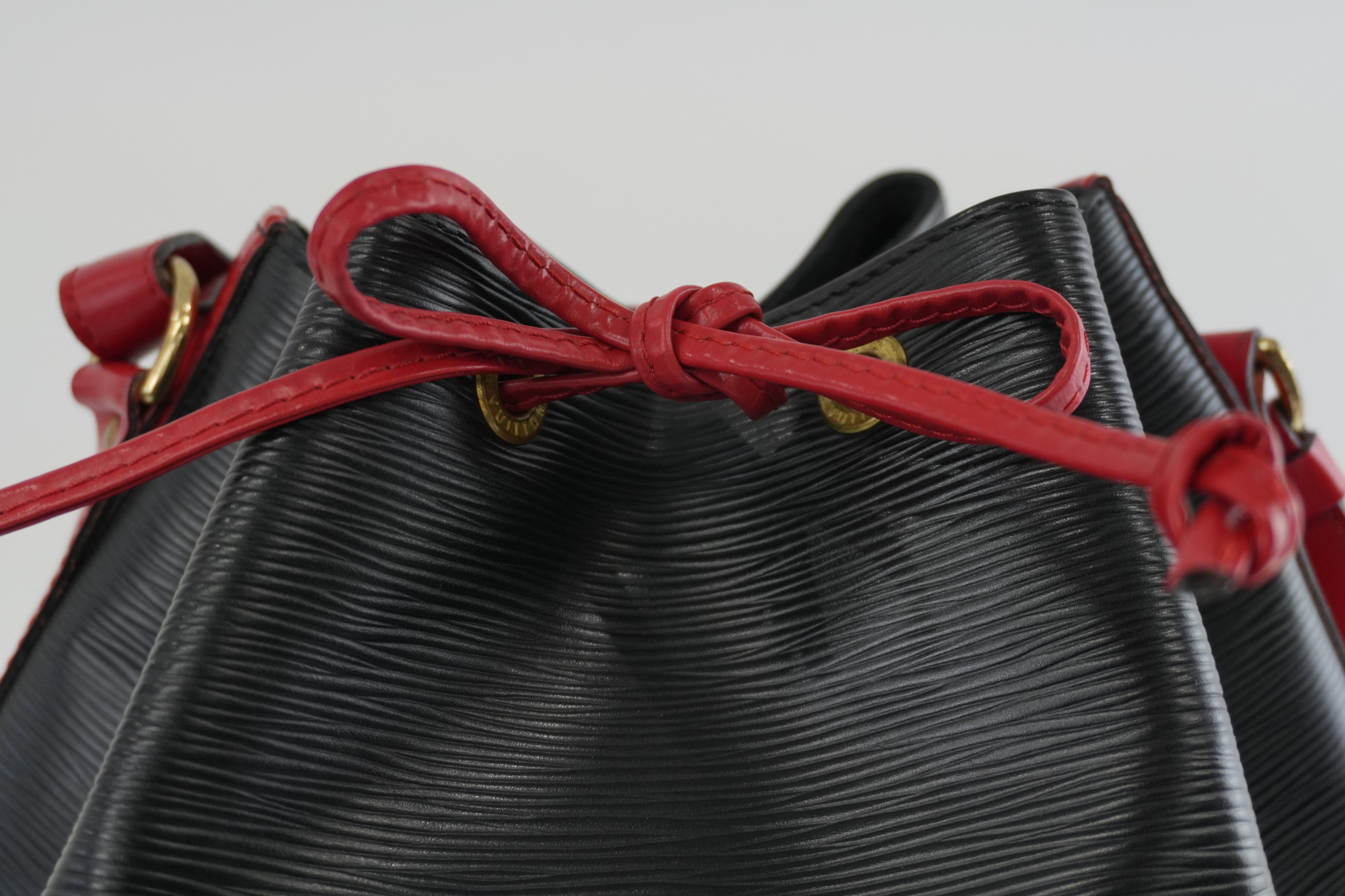 Louis Vuitton Noe GM Bucket Bag Epi Black and Red Used