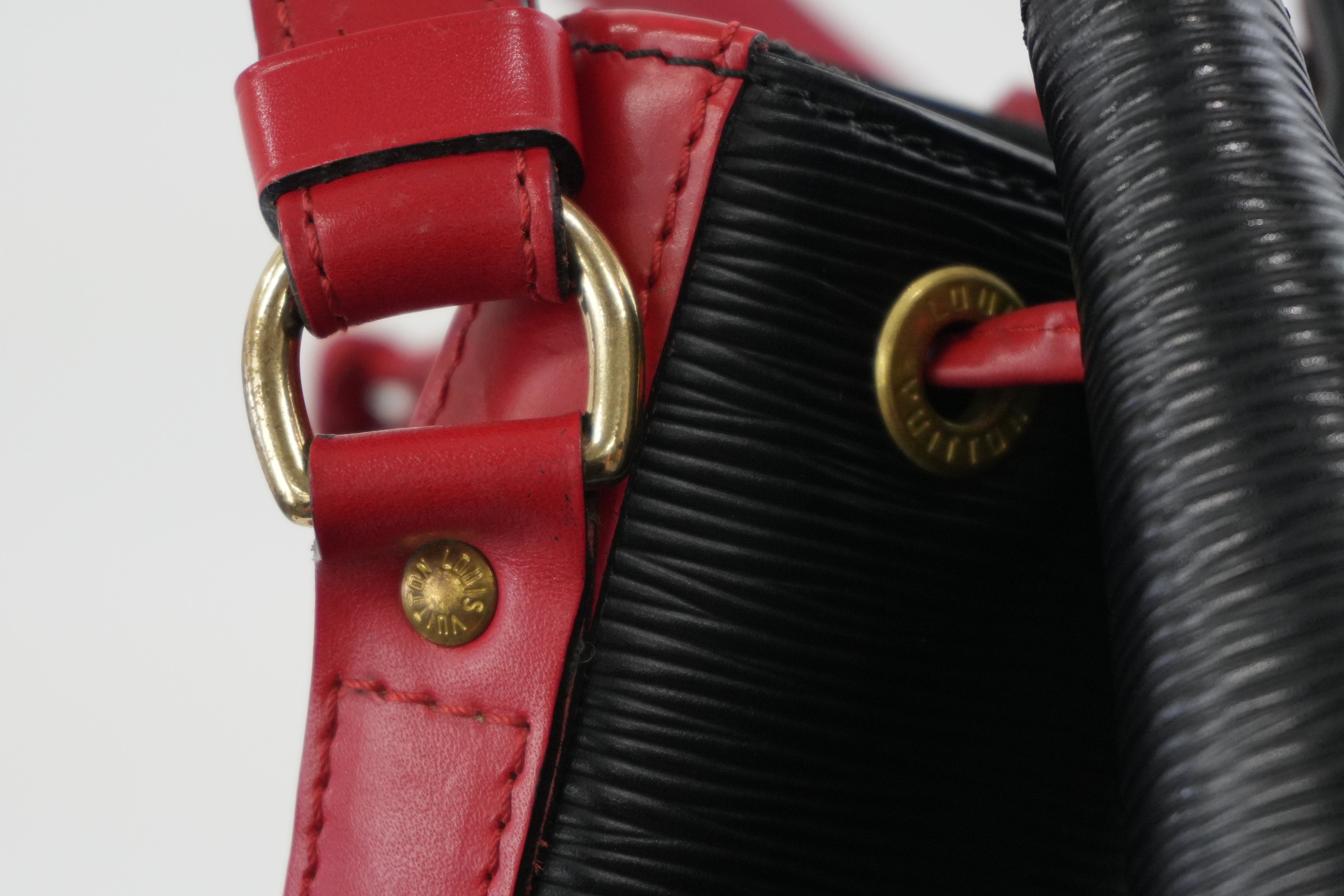 Louis Vuitton Noe GM Bucket Bag Epi Black and Red Used
