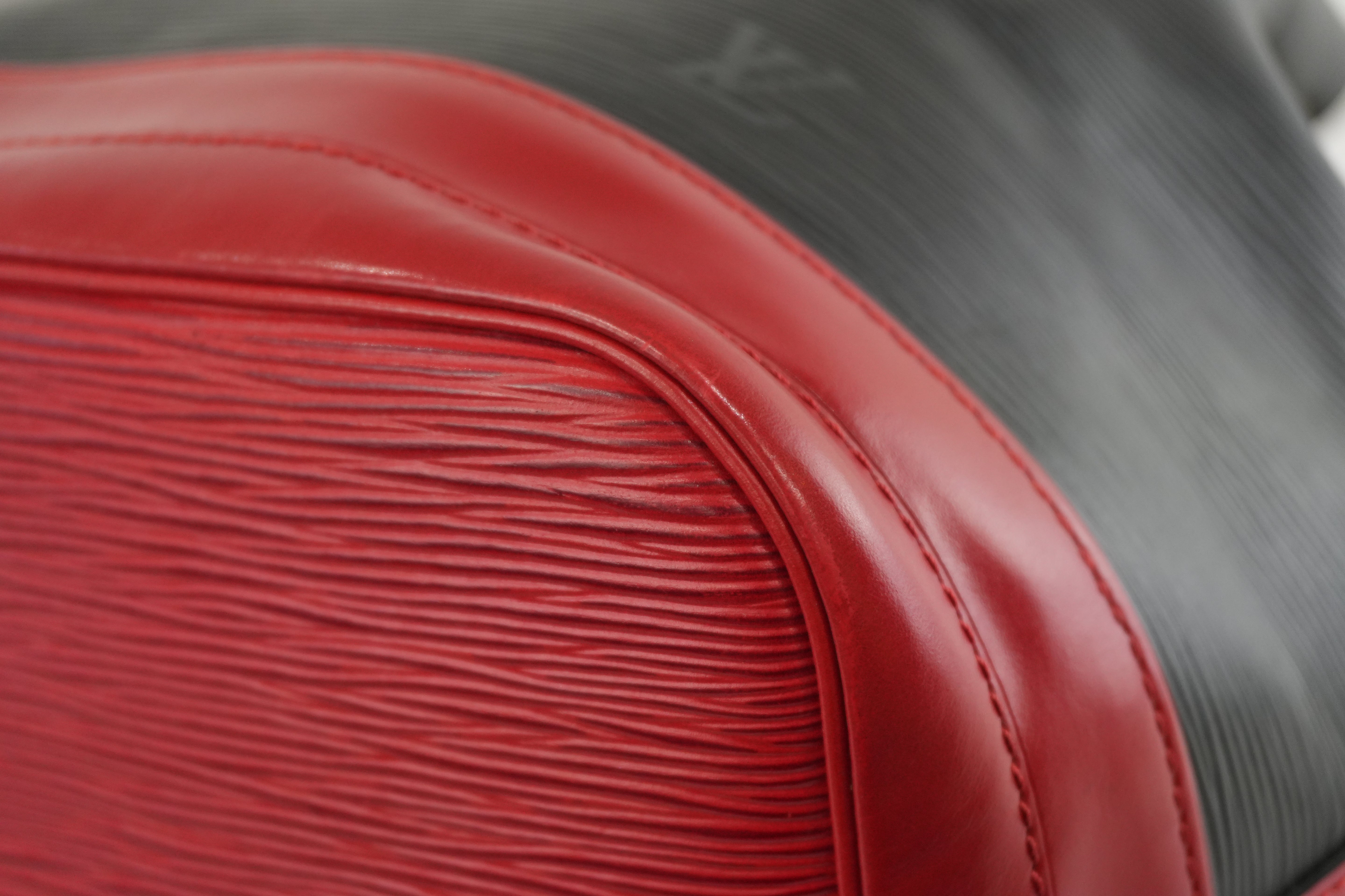 Louis Vuitton Noe GM Bucket Bag Epi Black and Red Used