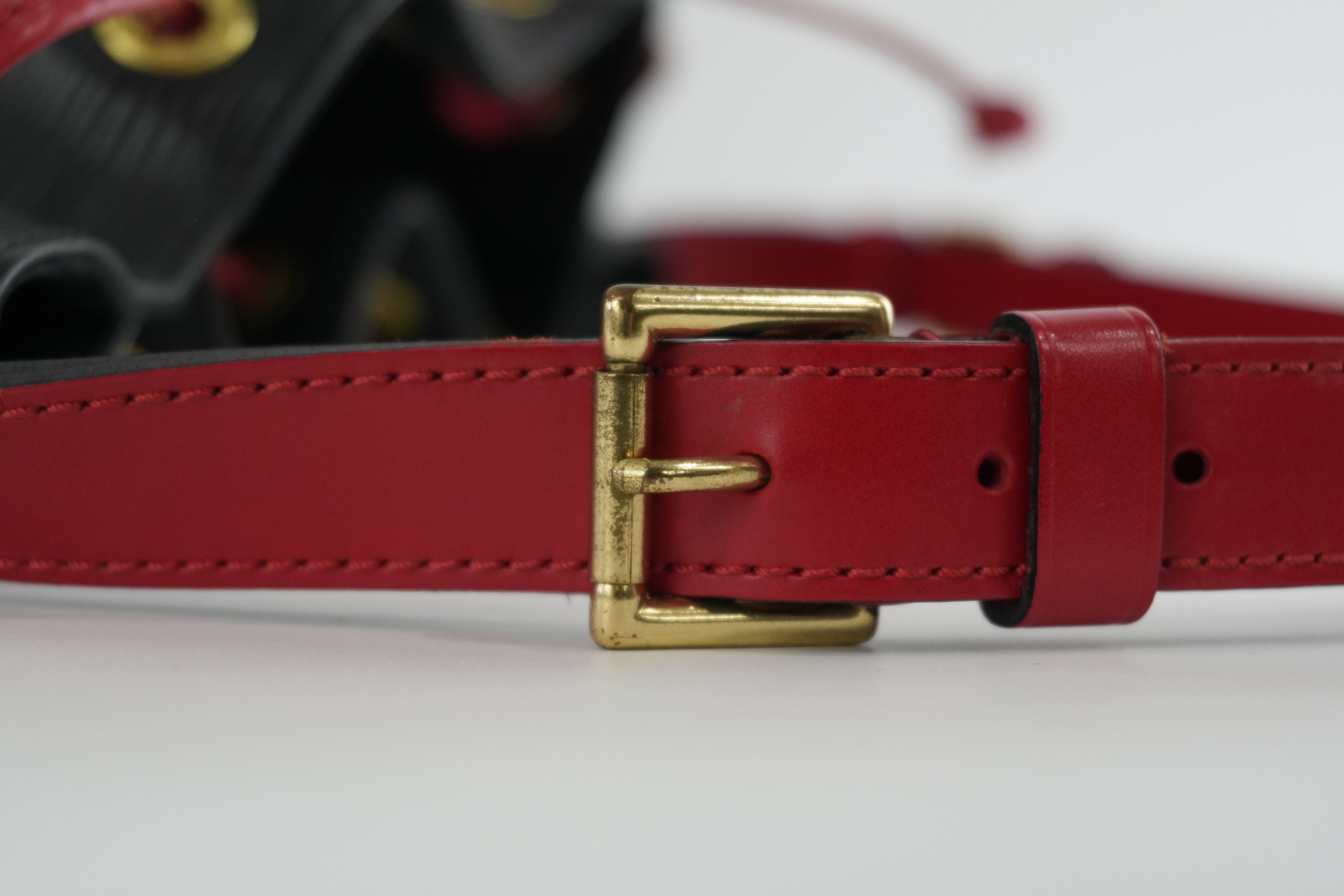 Louis Vuitton Noe GM Bucket Bag Epi Black and Red Used