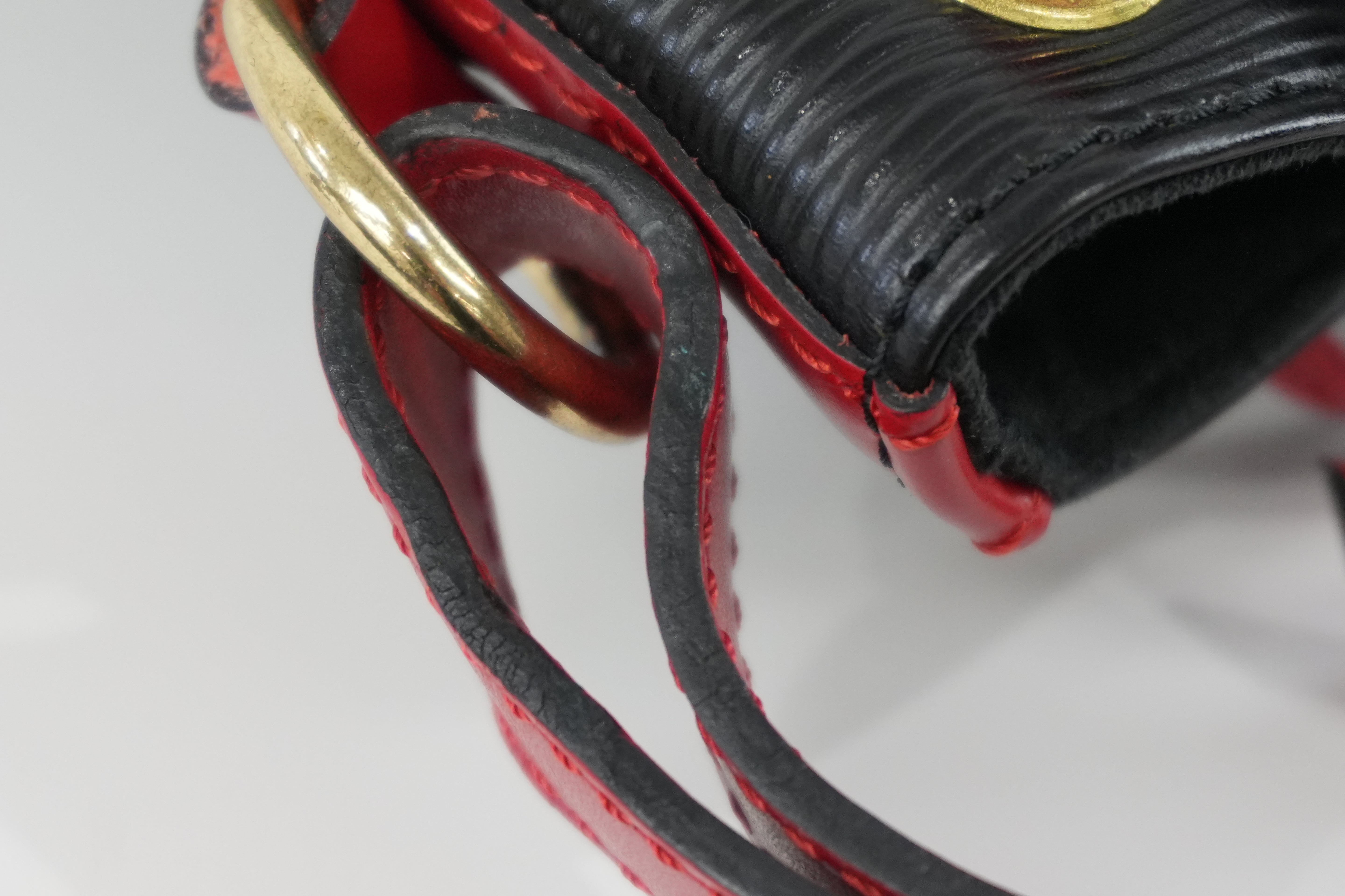Louis Vuitton Noe GM Bucket Bag Epi Black and Red Used