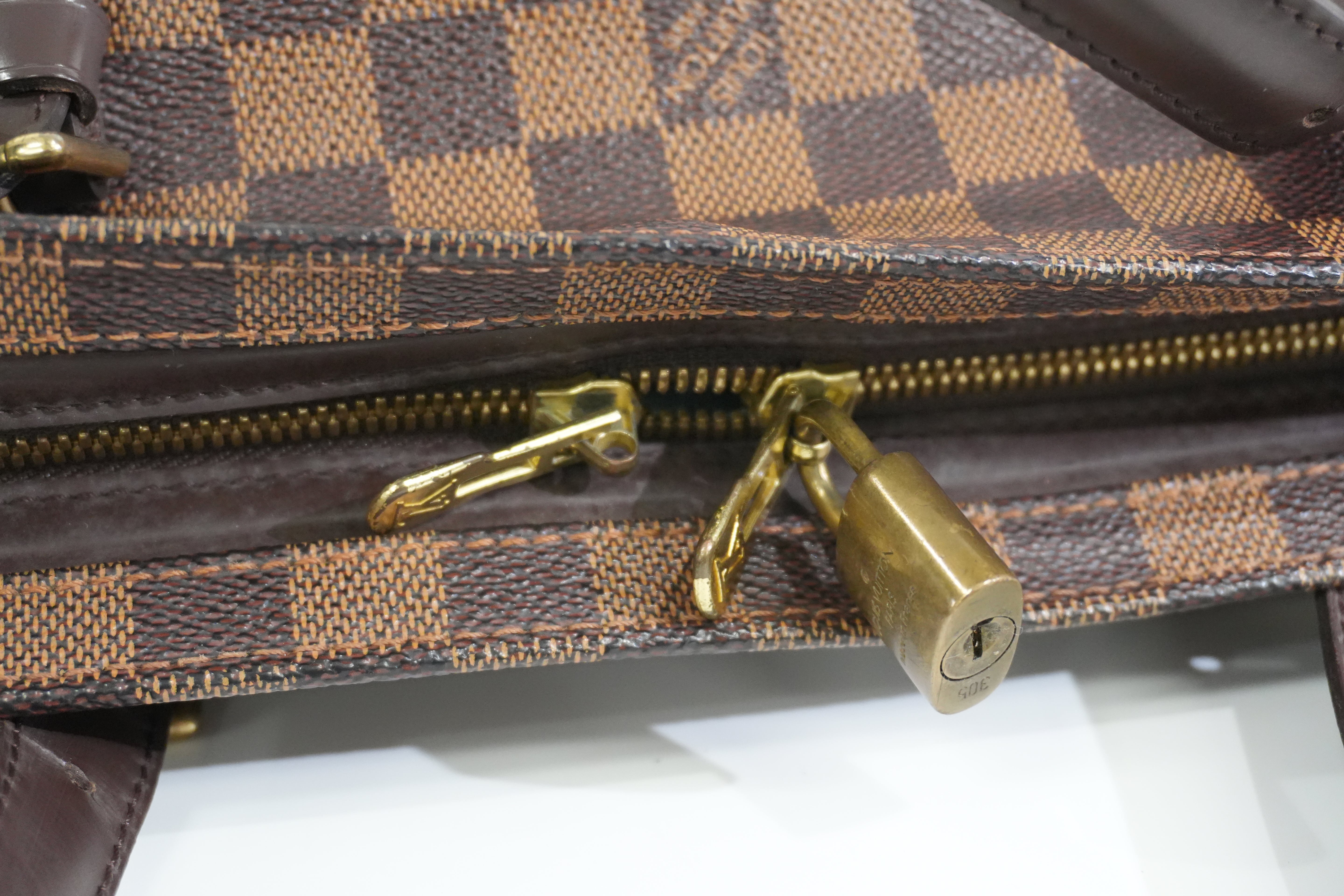 Pre-Owned Louis Vuitton Damier Ebene Chelsea Tote Bag