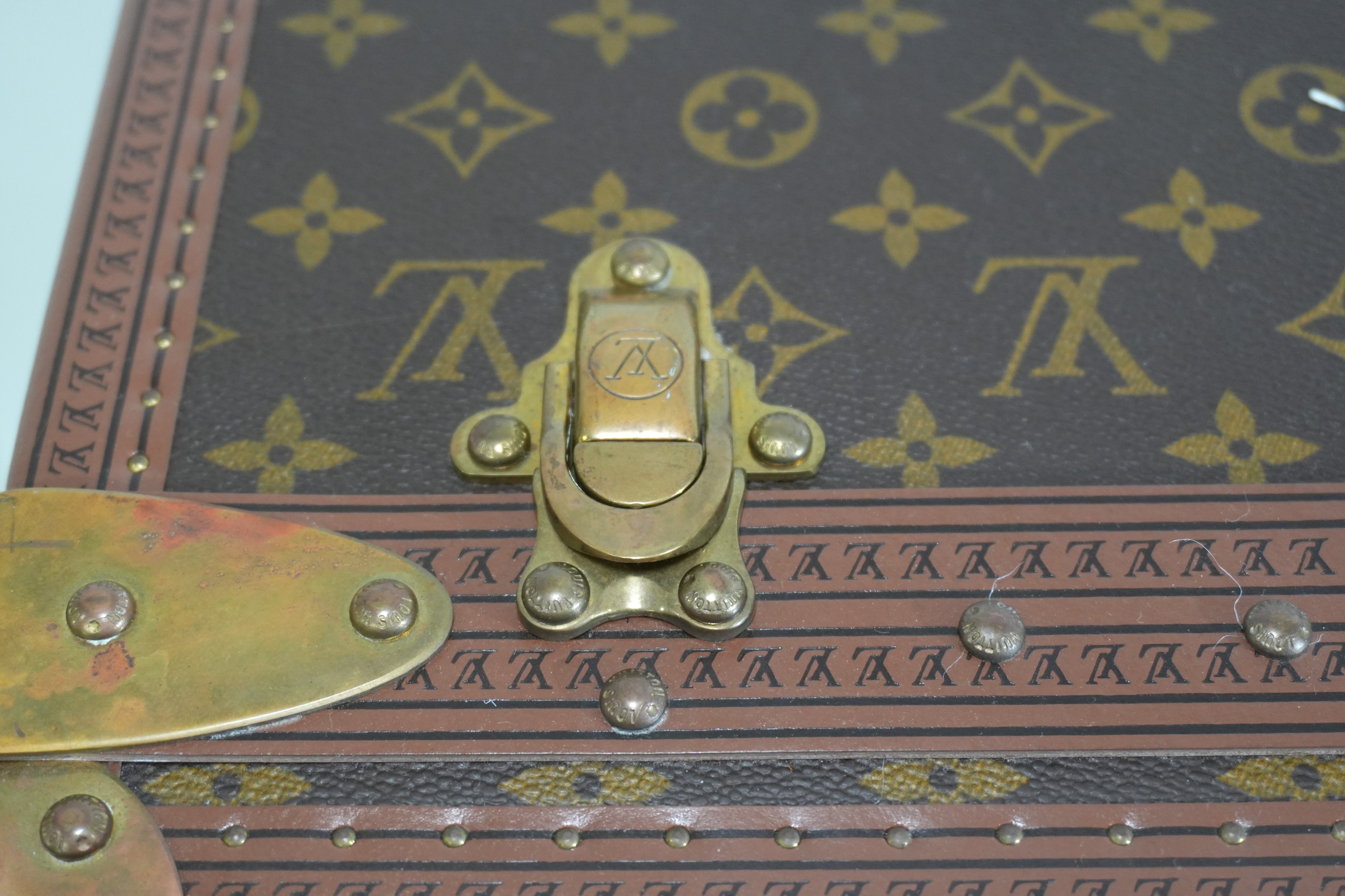 Pre-owned Louis Vuitton Mono Trunk 70 Alzer