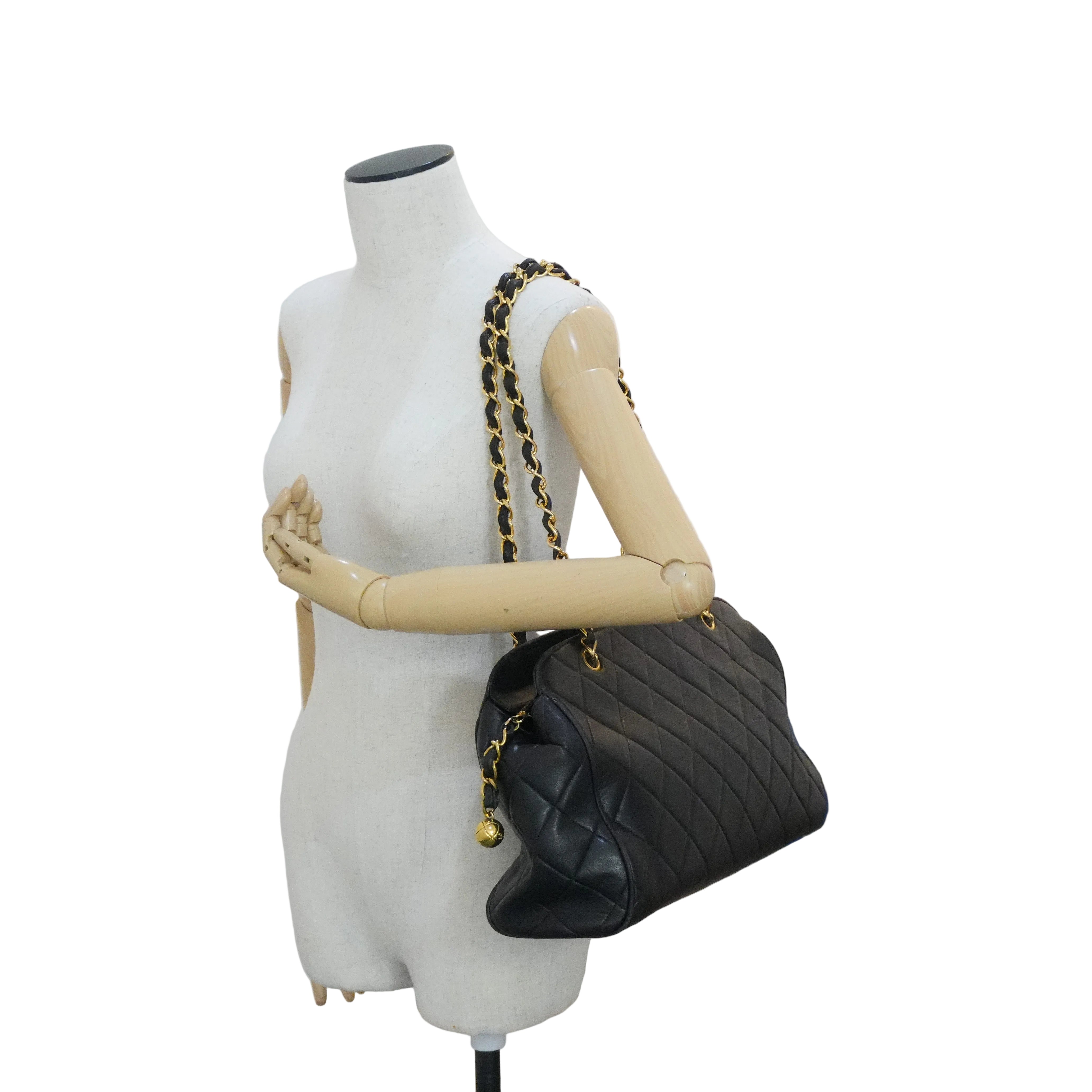 Pre-owned Chanel Lambskin Leather Quilted Chain Tote Bag Black