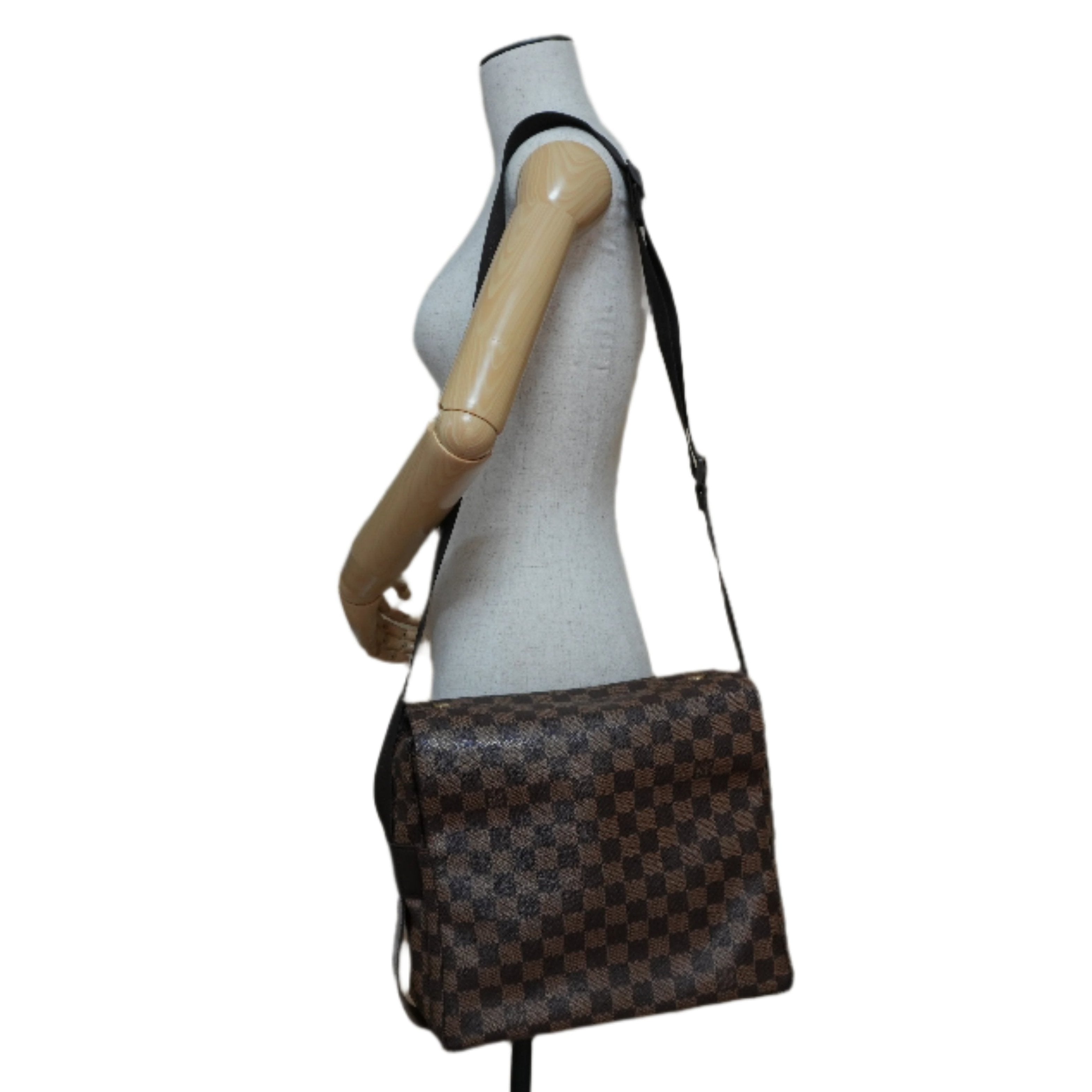 Louis Vuitton Damier Ebene Naviglio Messenger Bag Used