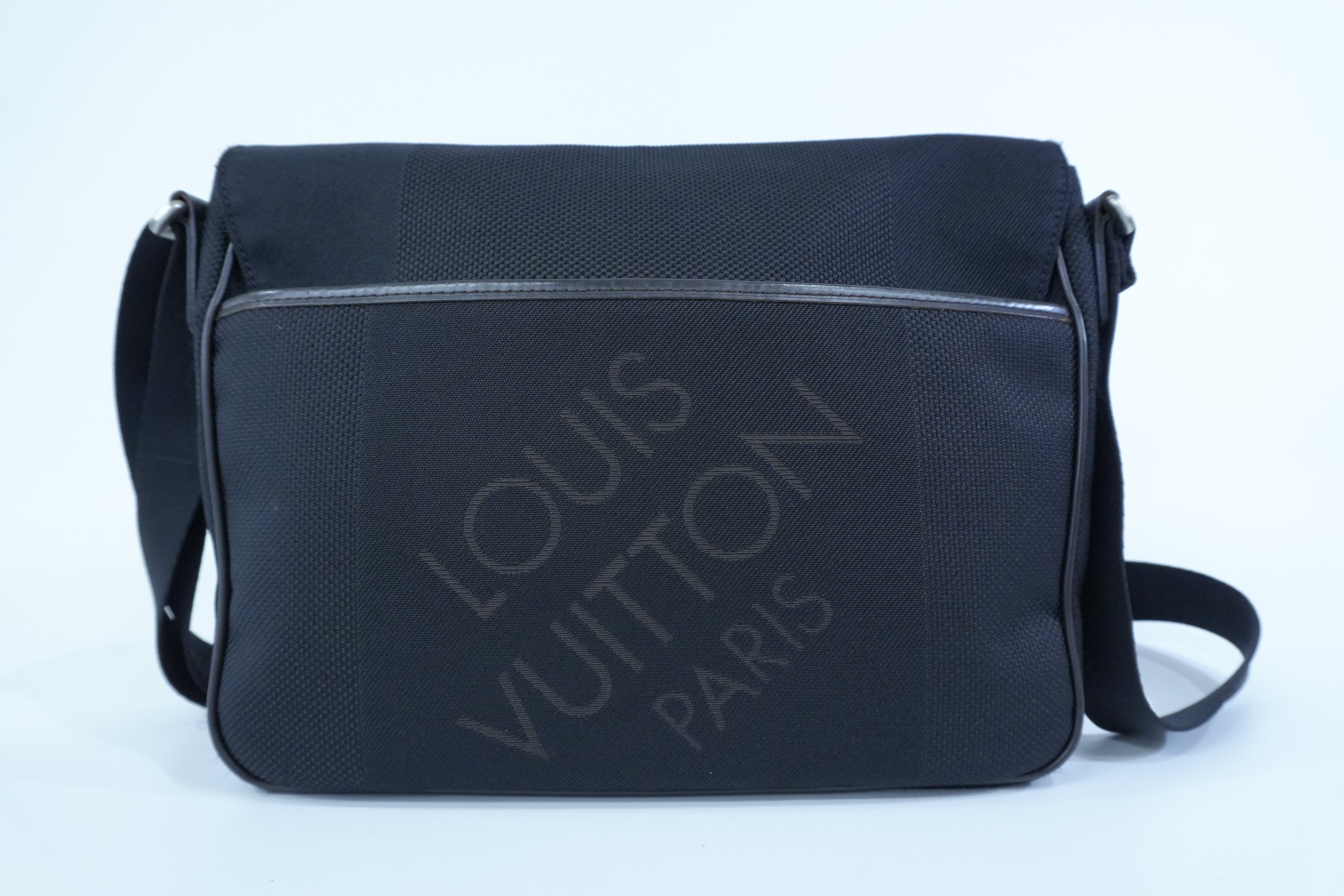 Pre-owned Louis Vuitton Canvas Shoulder Bag Black