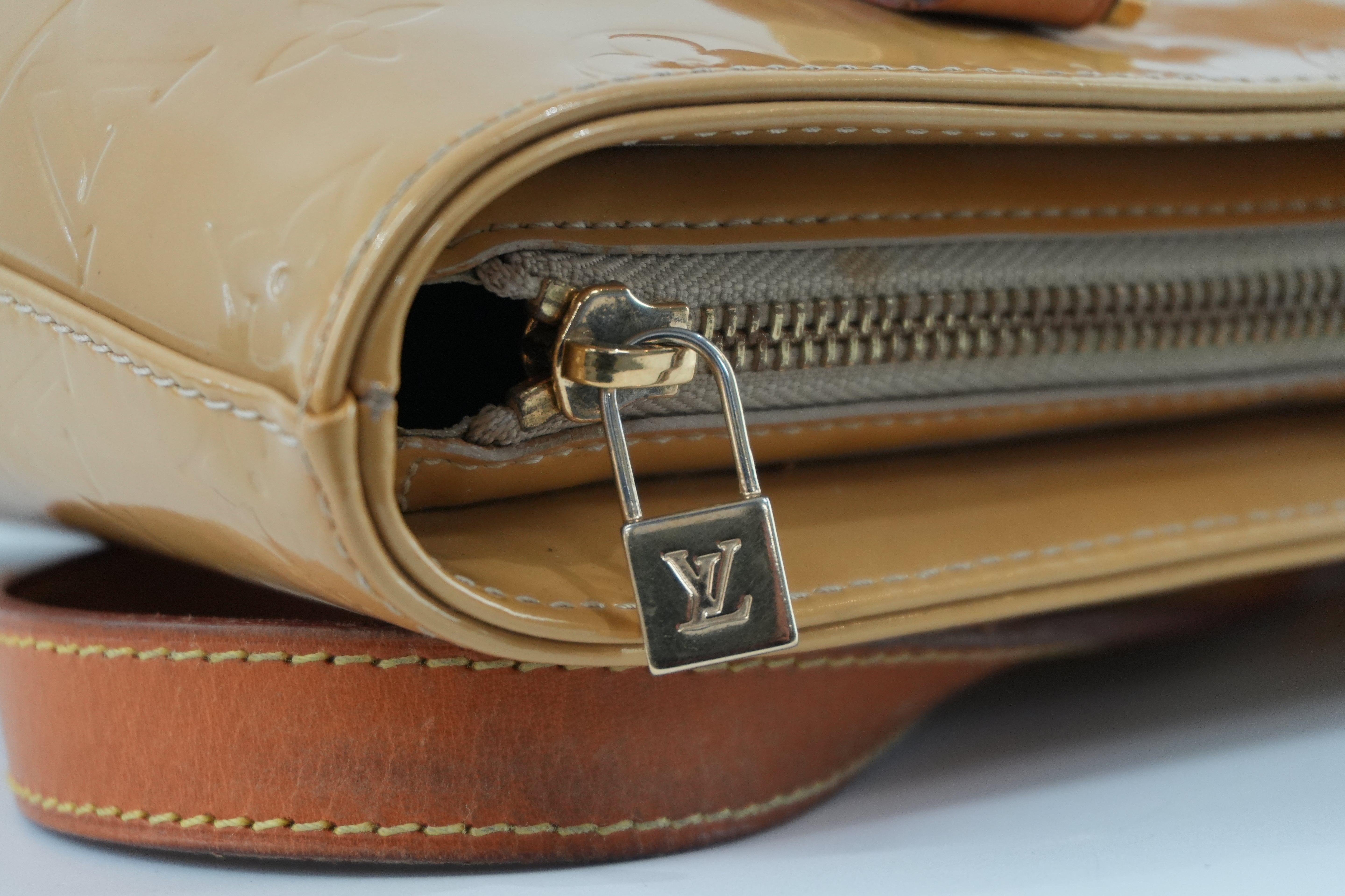 Louis Vuitton Houston Vernis Handbag Used