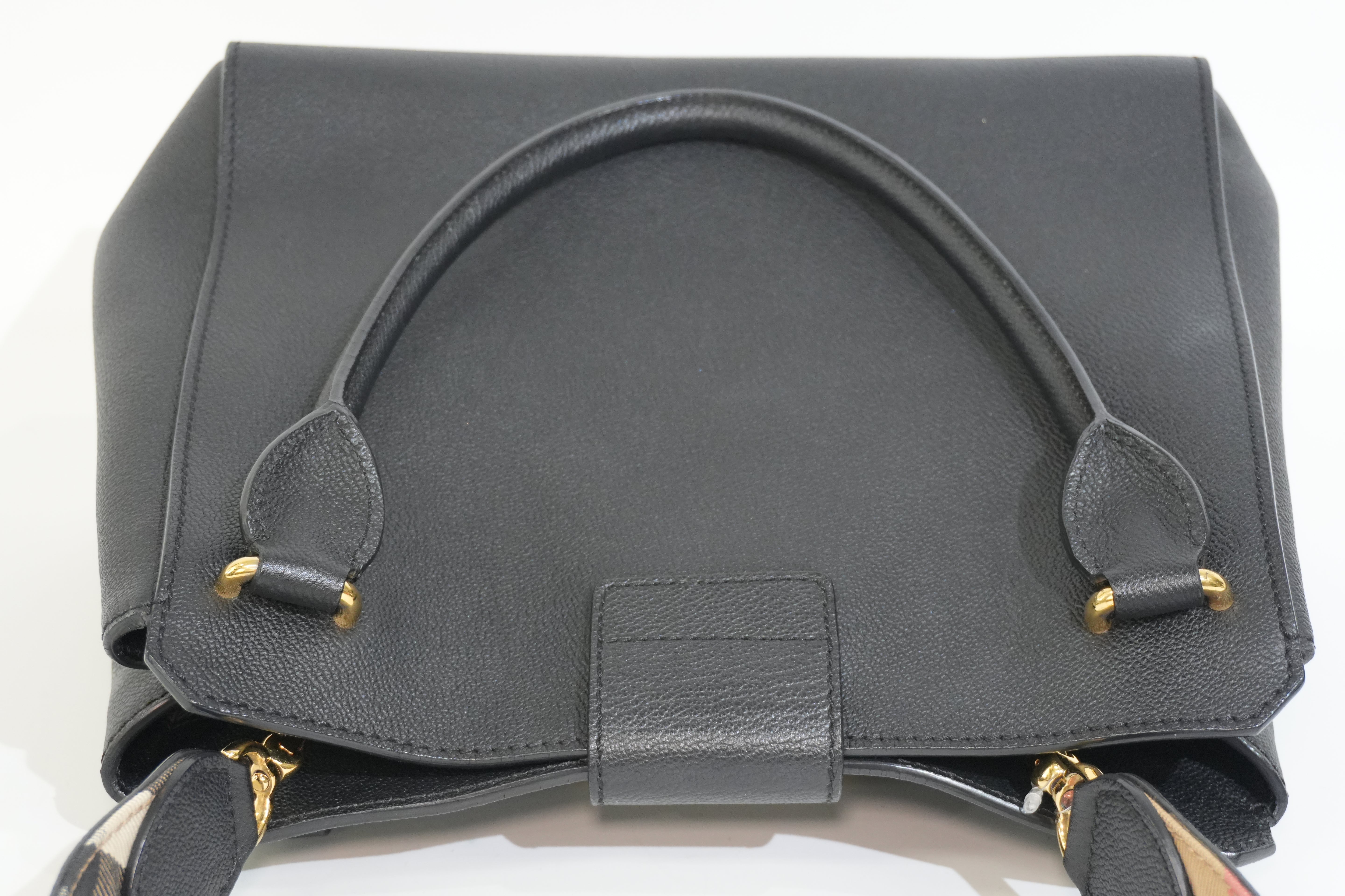 Pre-owned Burberry Calfskin Leather Two Way Shoulder Bag Black