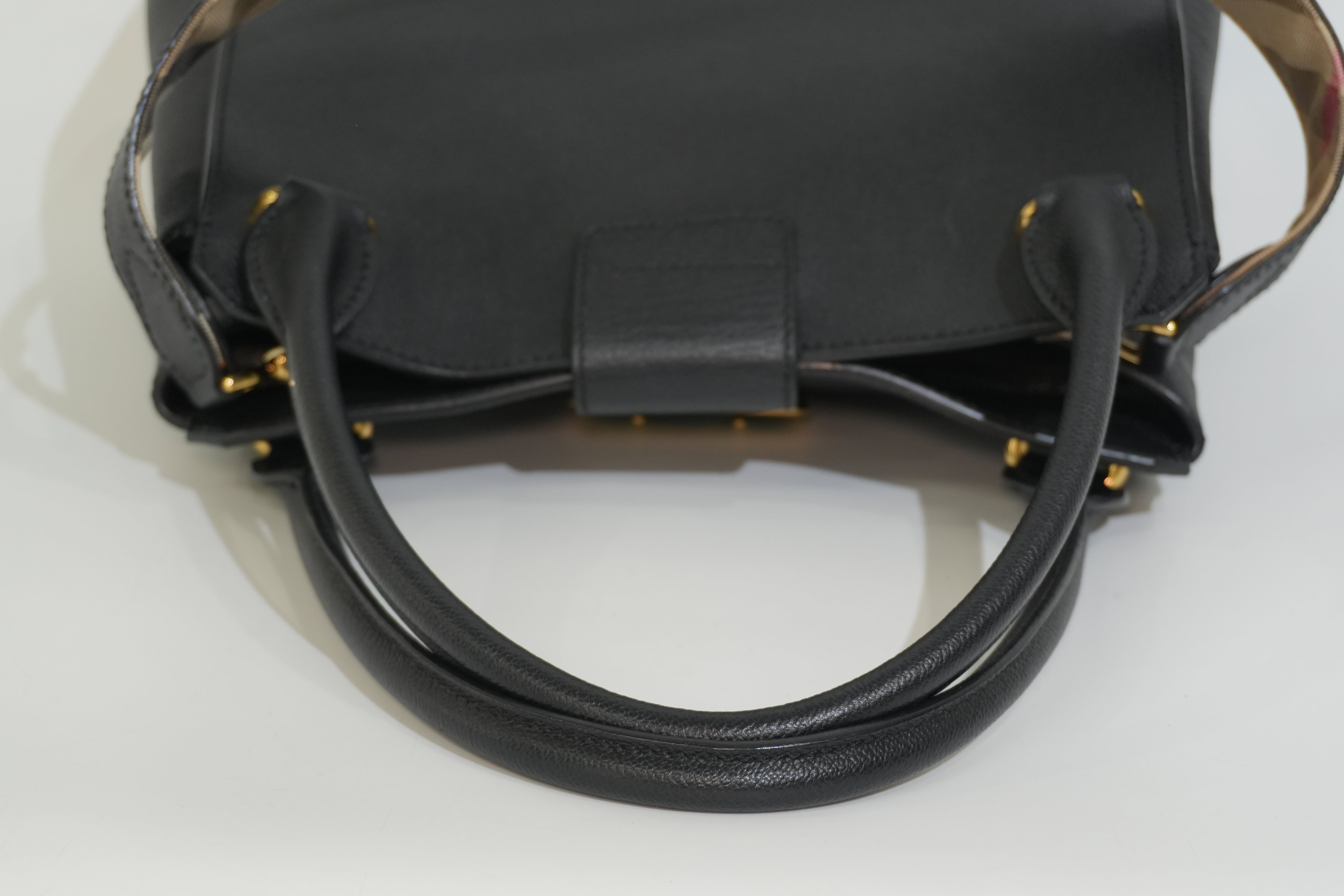 Pre-owned Burberry Calfskin Leather Two Way Shoulder Bag Black