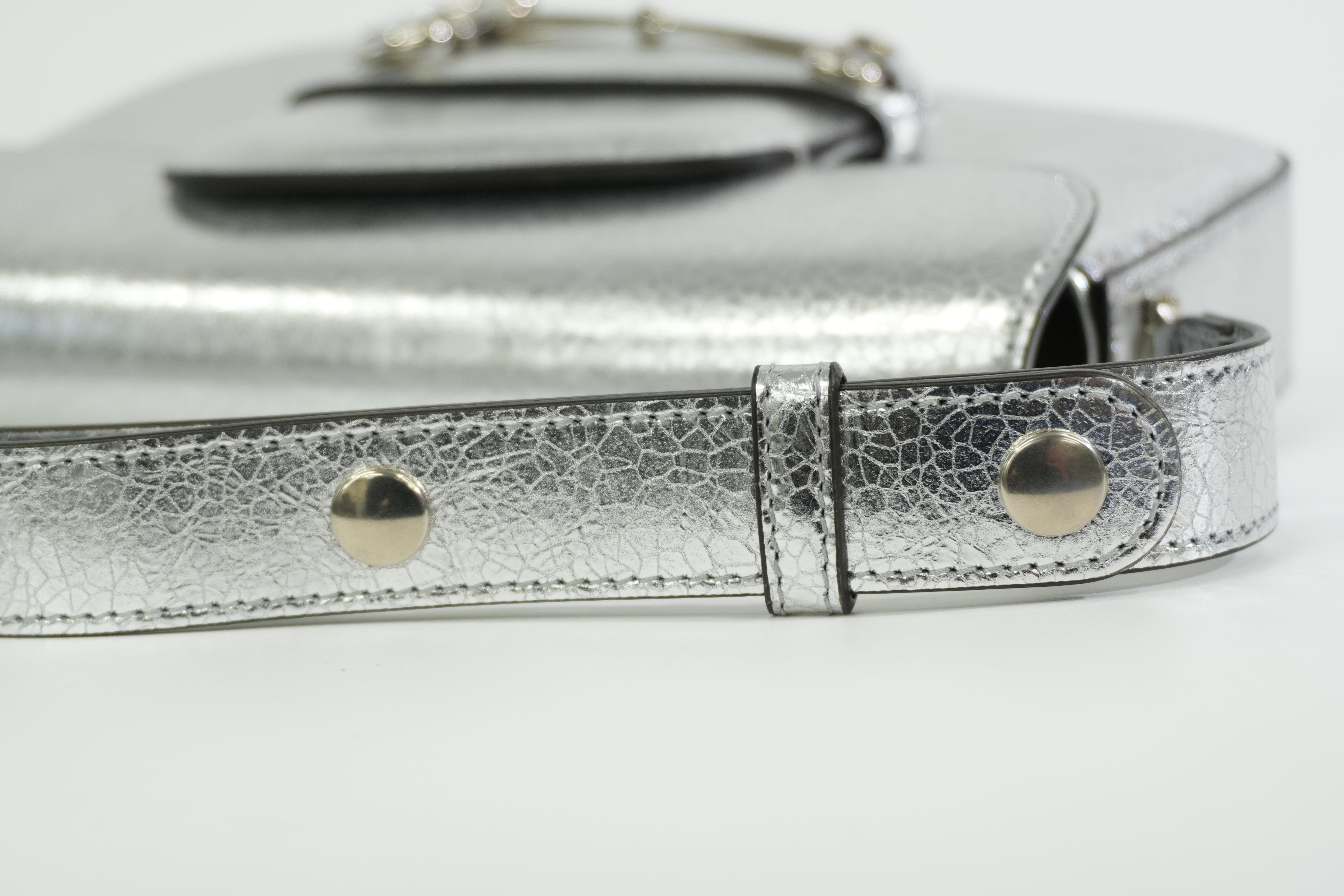 Pre-owned Gucci Metallic Shoulder Bag Silver