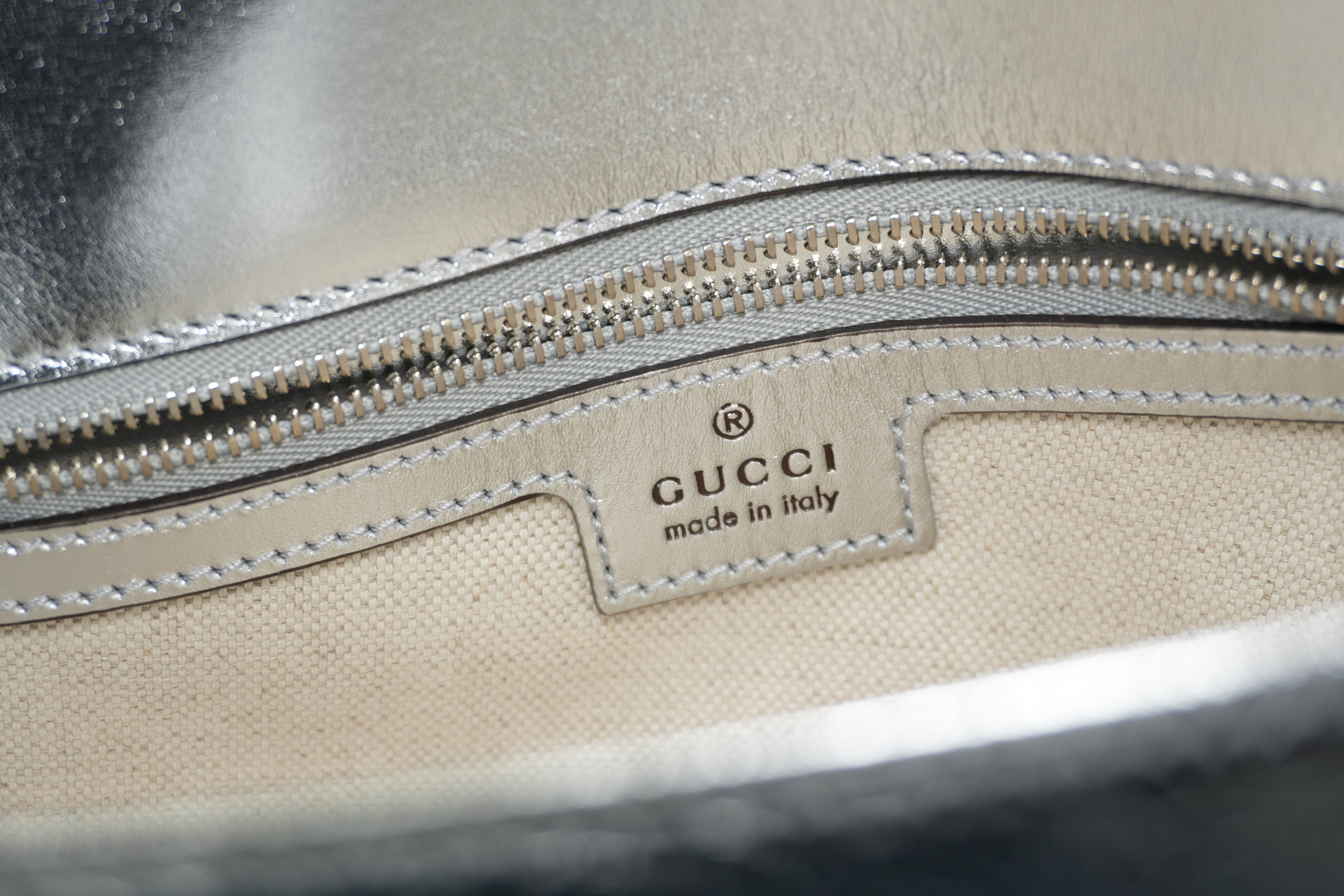 Pre-owned Gucci Metallic Shoulder Bag Silver