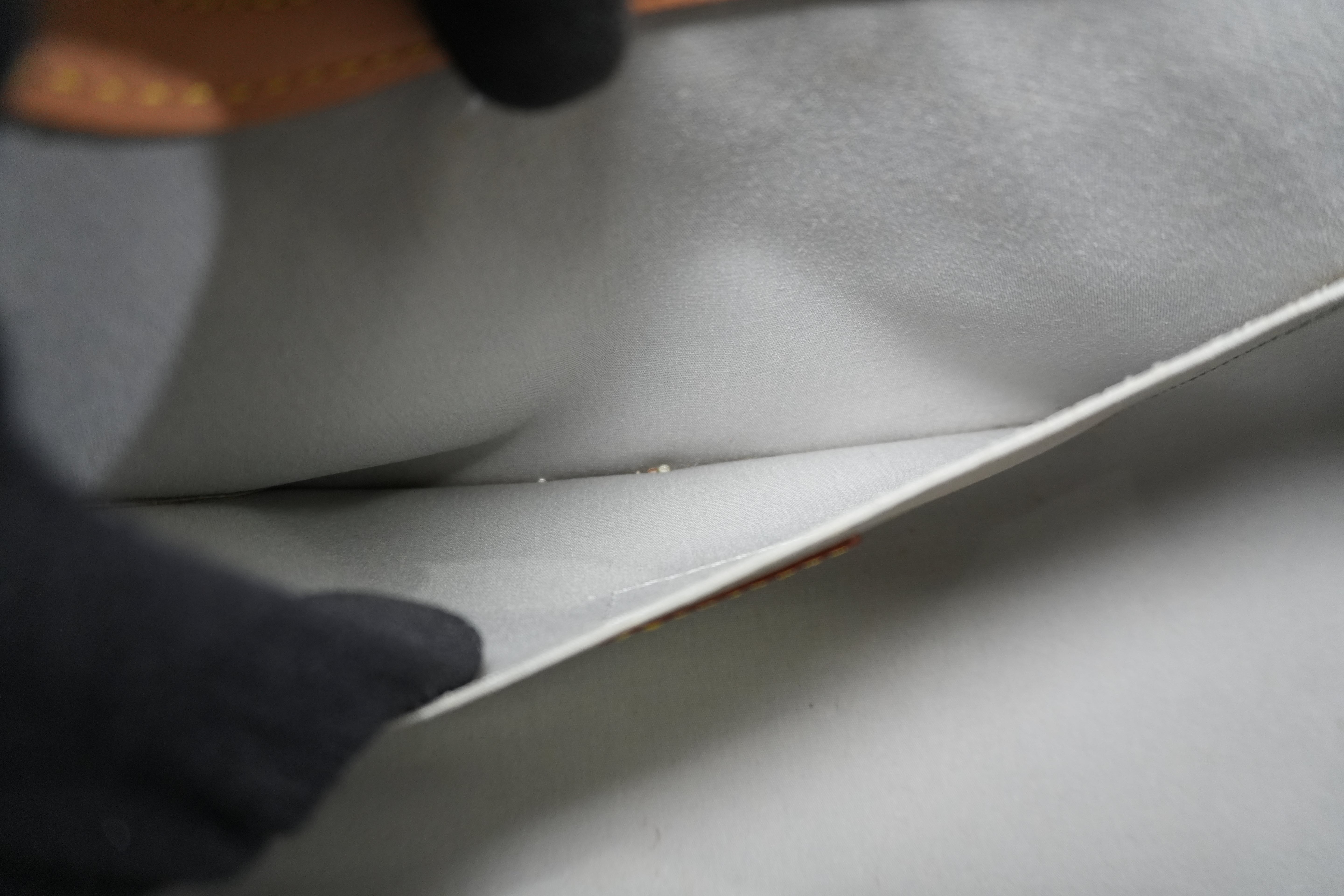 Pre-owned Louis Vuitton Vernis Roxbury Shoulder Bag Yellow