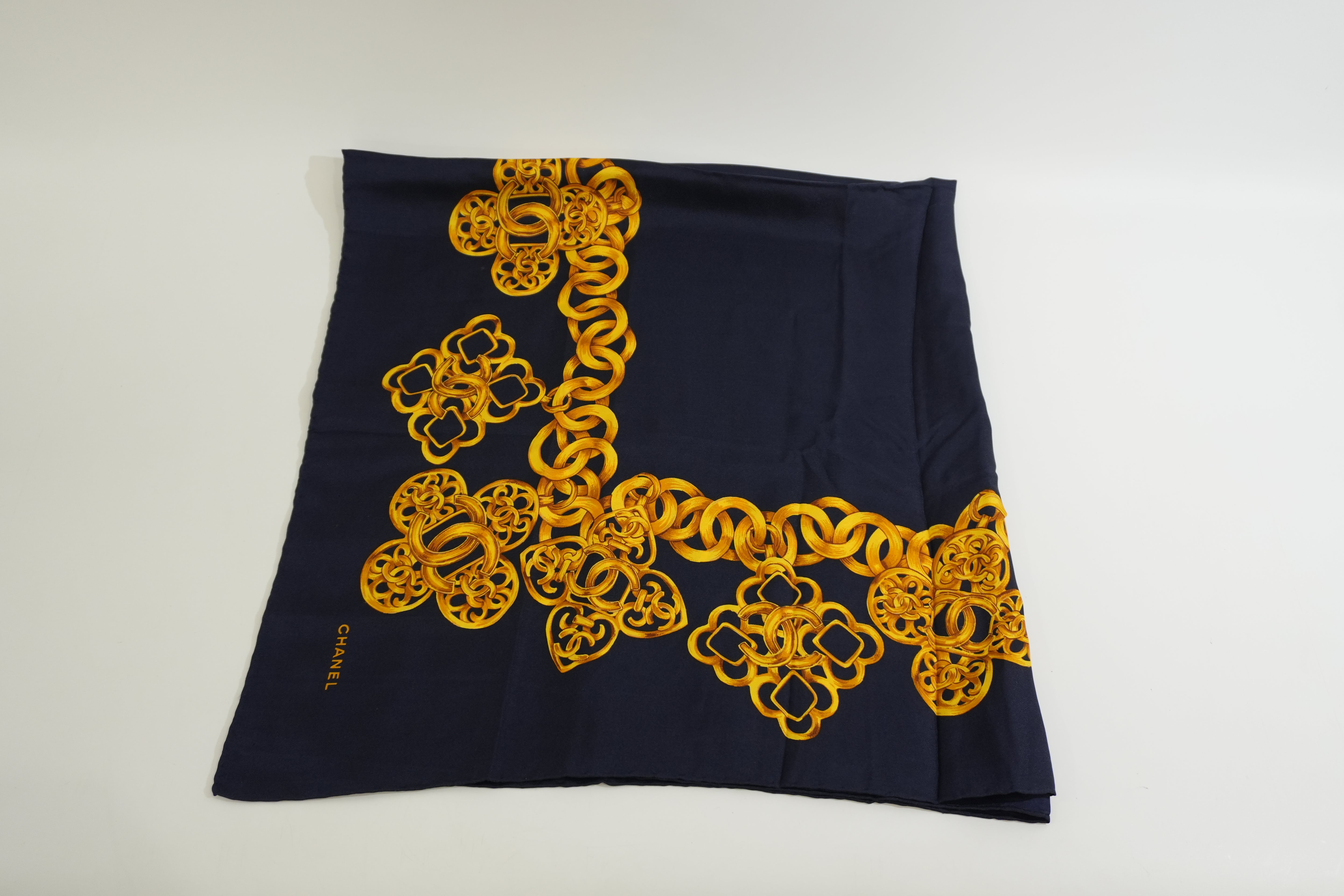 Pre-owned Chanel Scarf Navy Blue