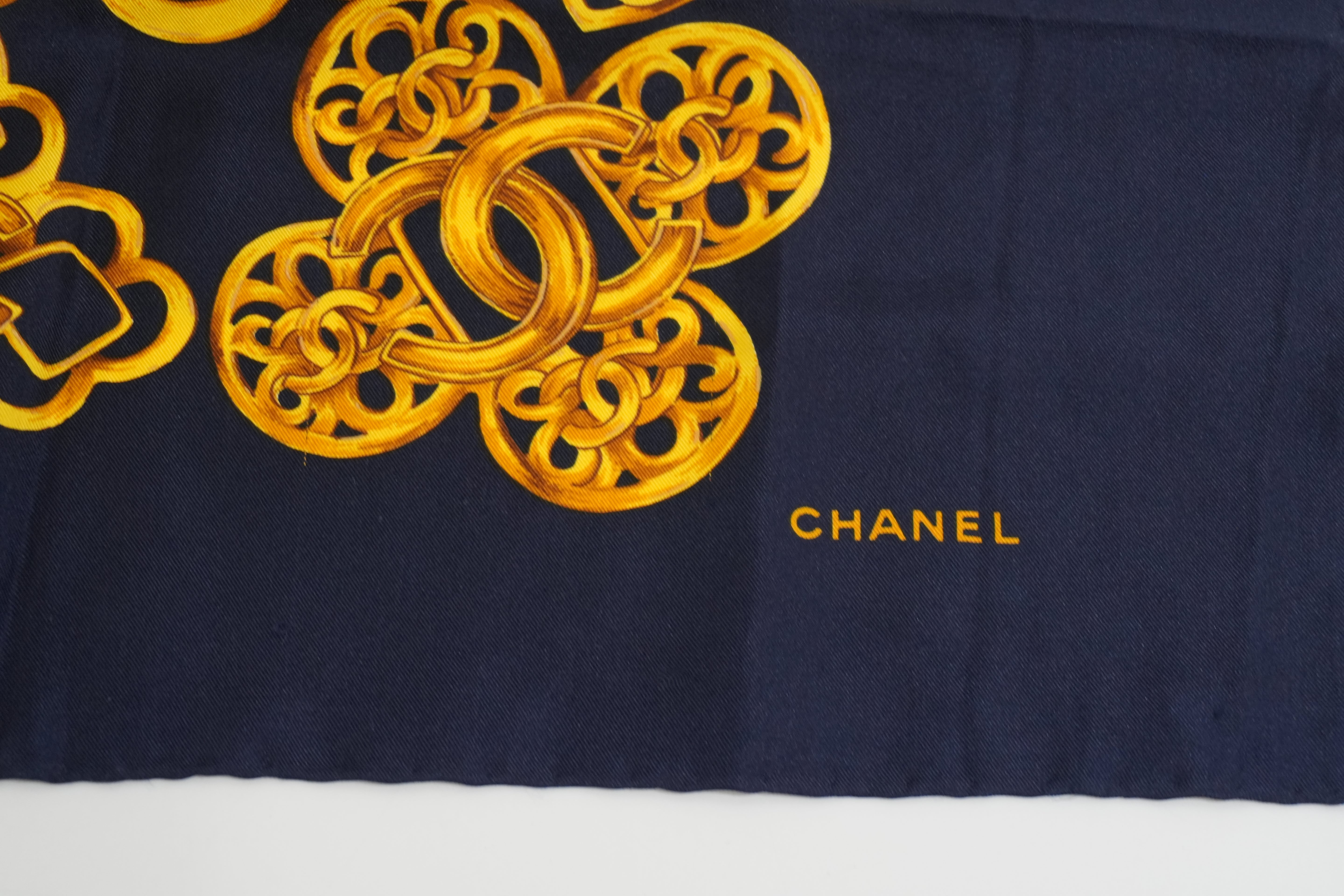 Pre-owned Chanel Scarf Navy Blue
