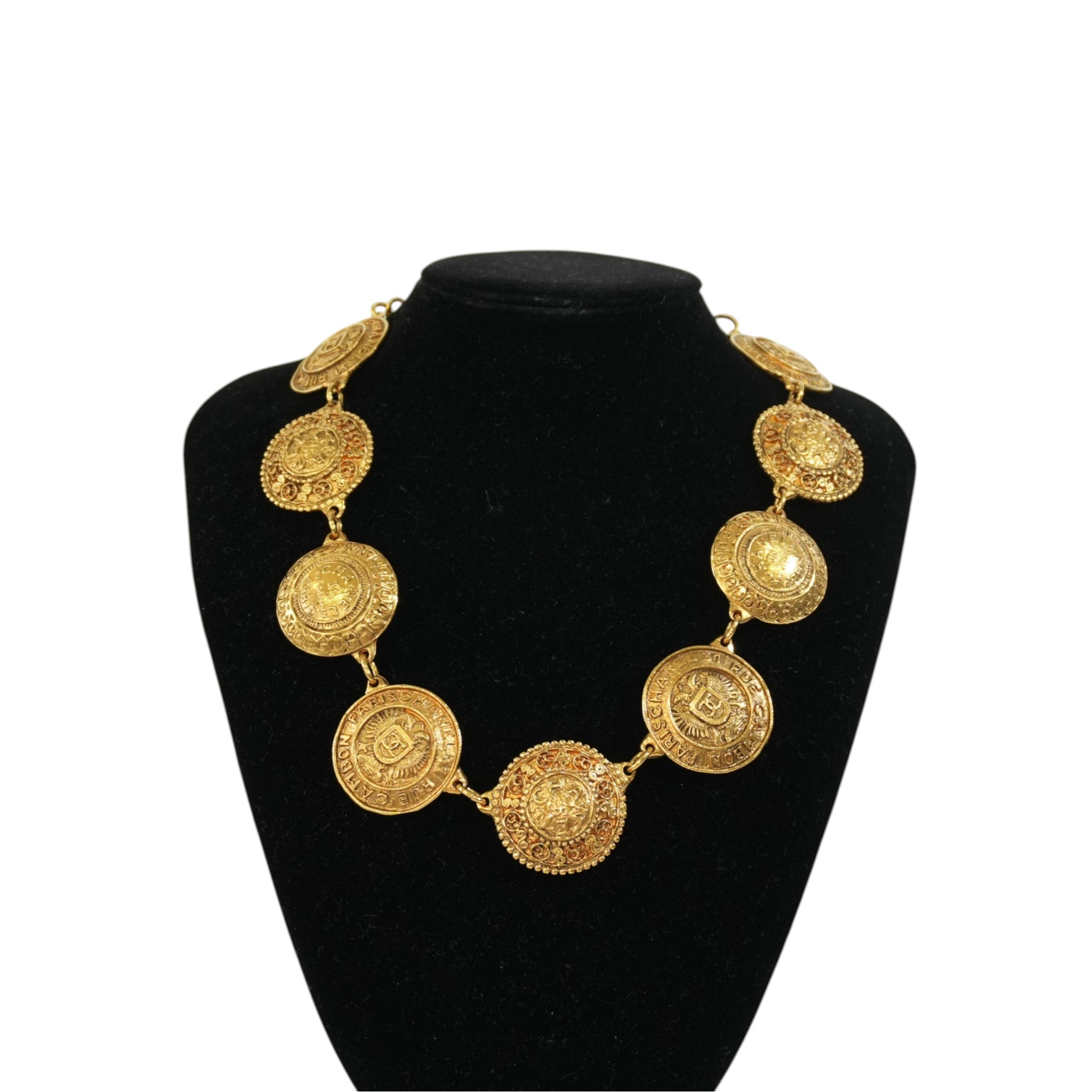 Pew-owned Chanel Medallion Necklace Gold tone