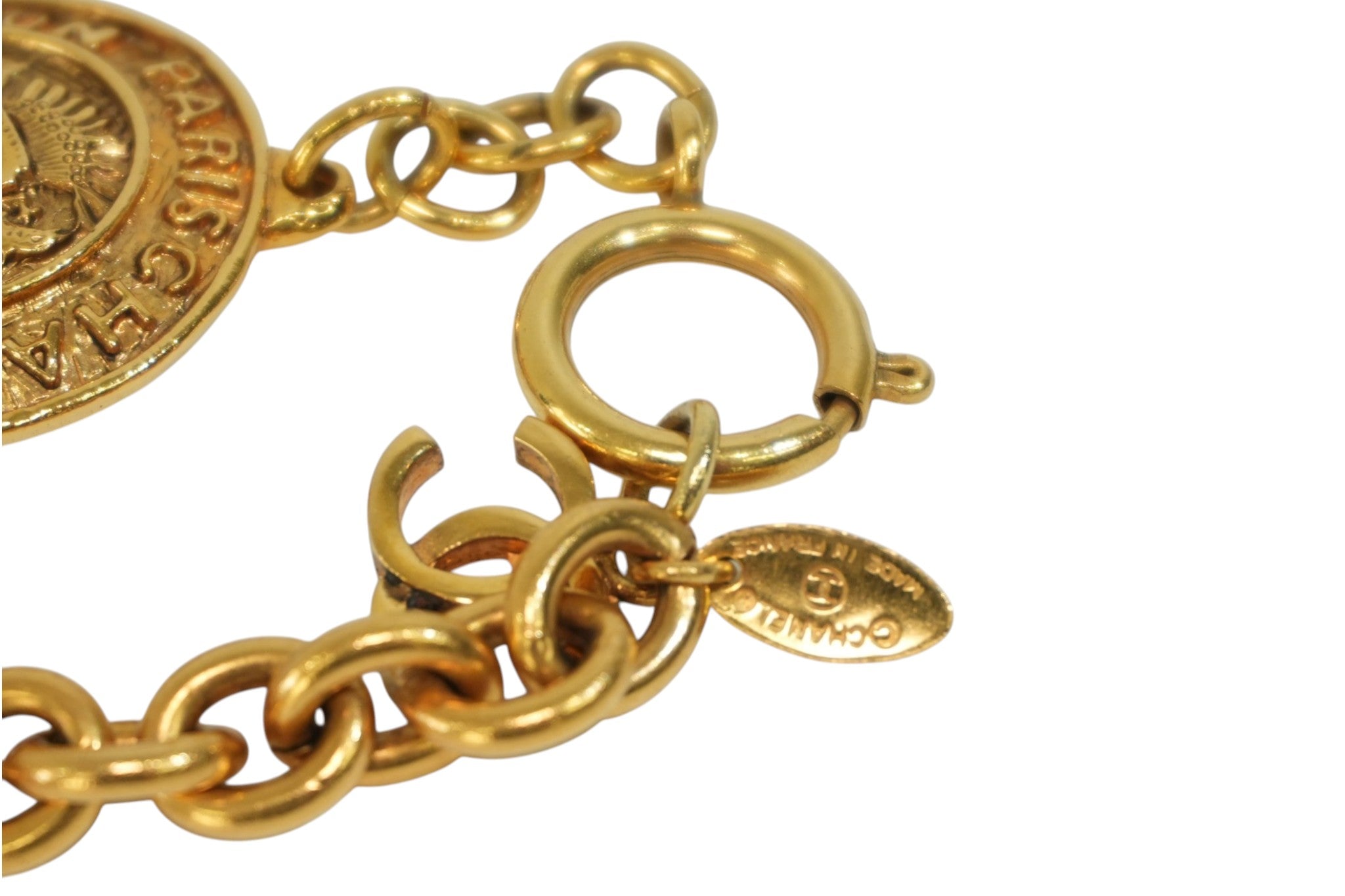 Pew-owned Chanel Medallion Necklace Gold tone