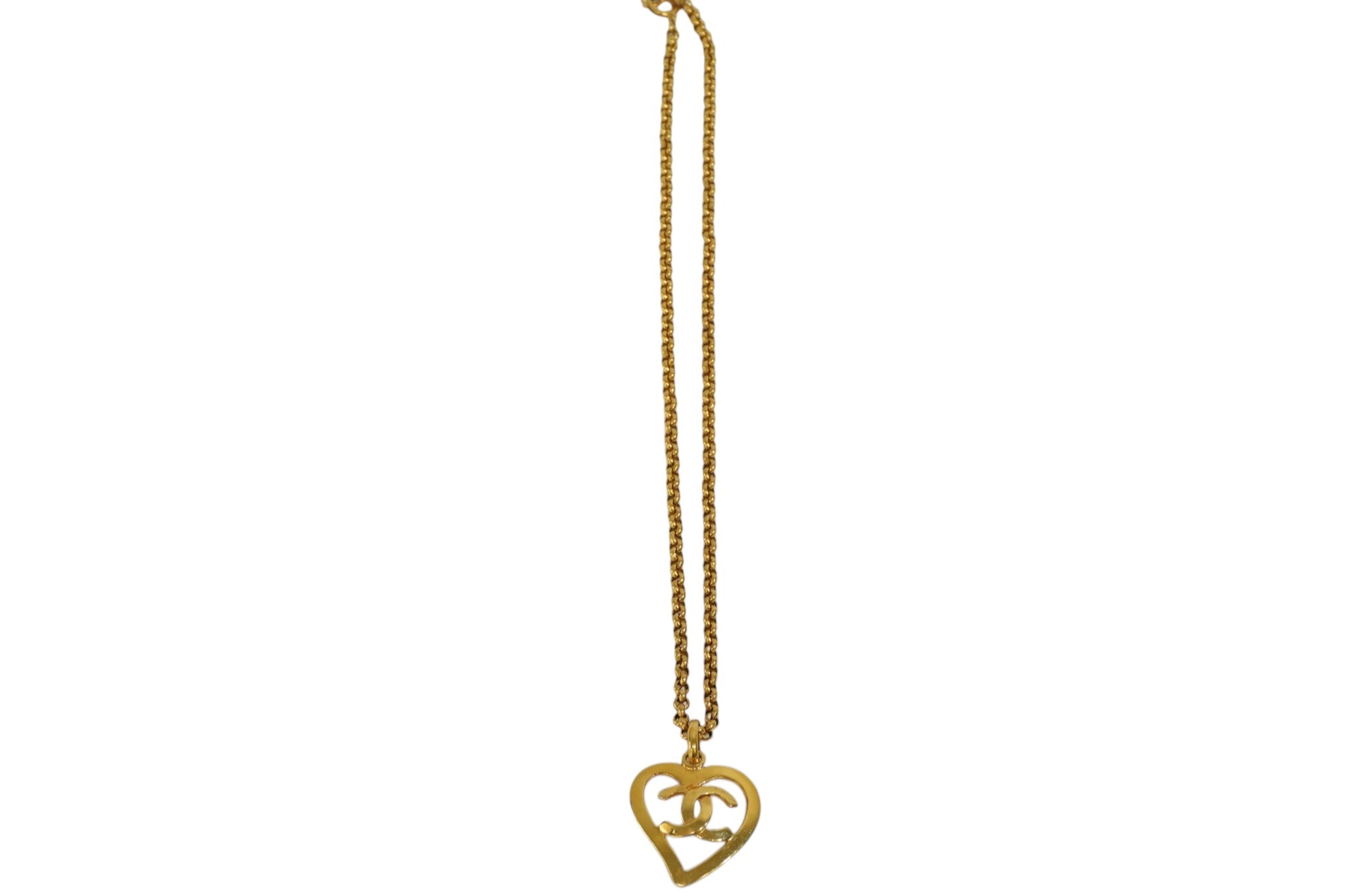 Pre-owned Chanel Heart CC Necklace Gold tone