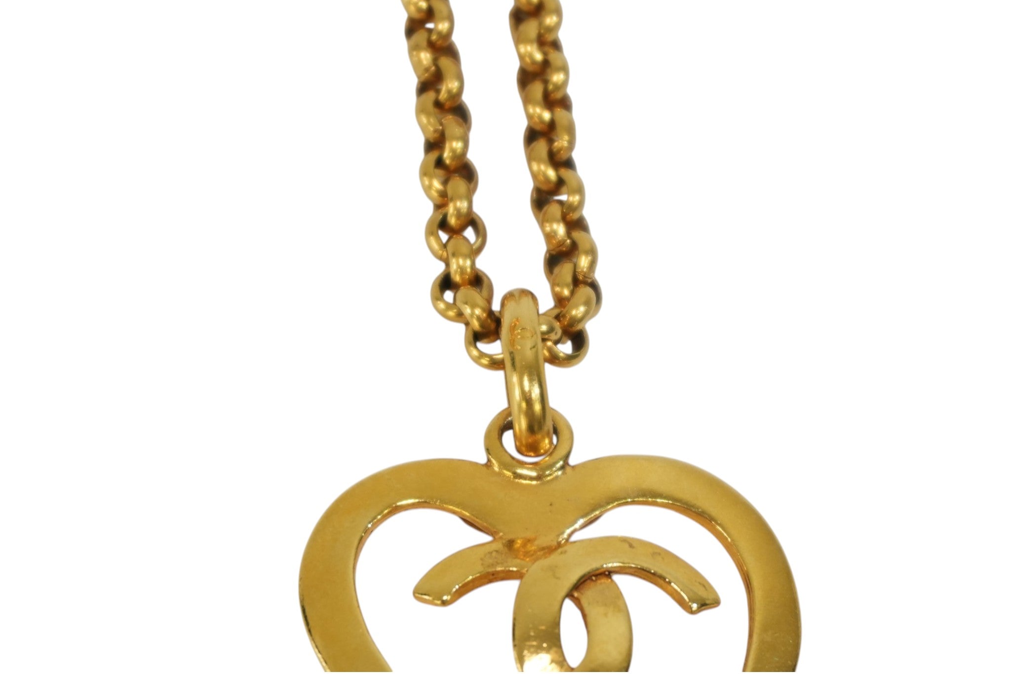 Pre-owned Chanel Heart CC Necklace Gold tone