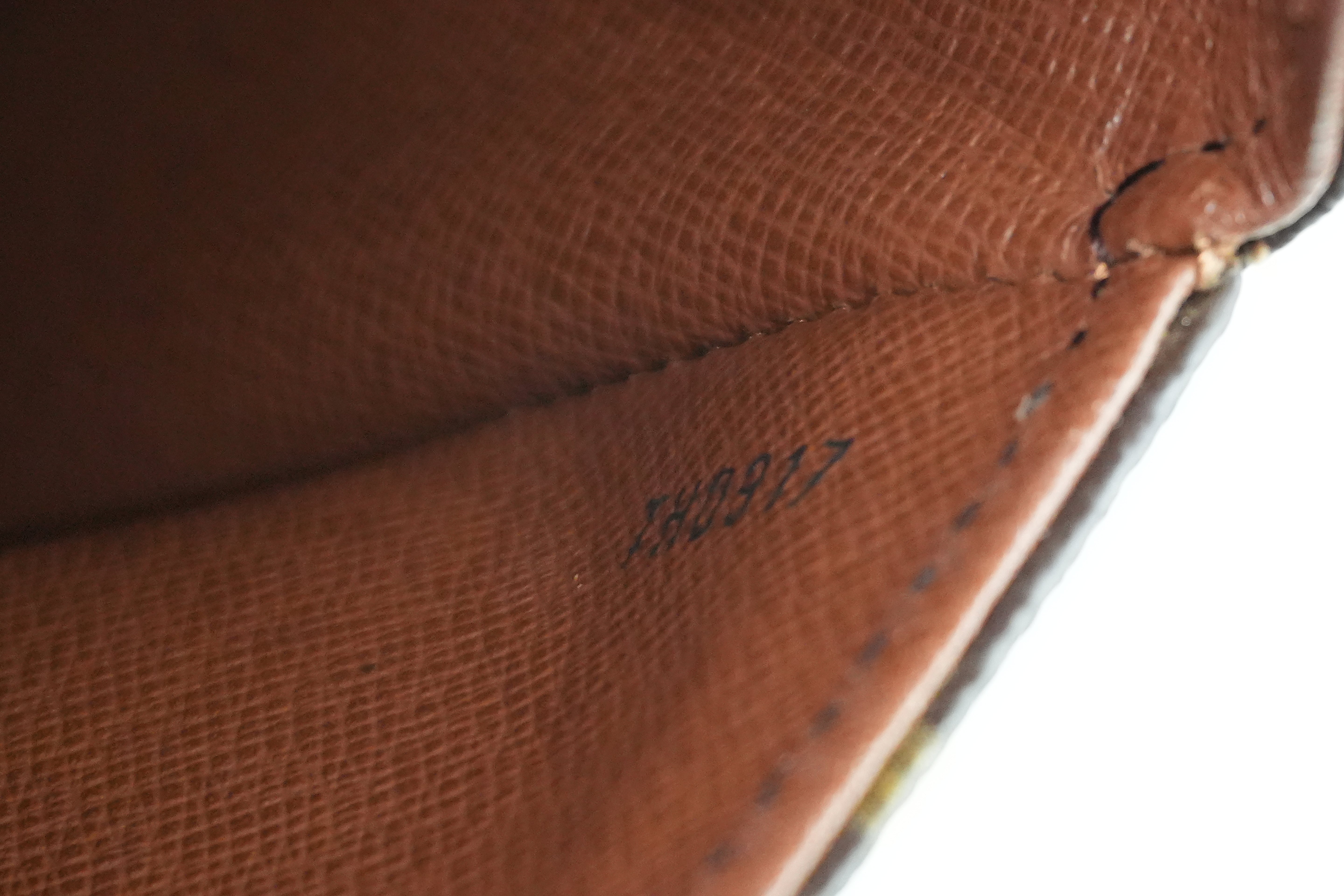 Louis Vuitton Monogram Saint Cloud MM Shoulder Bag Used