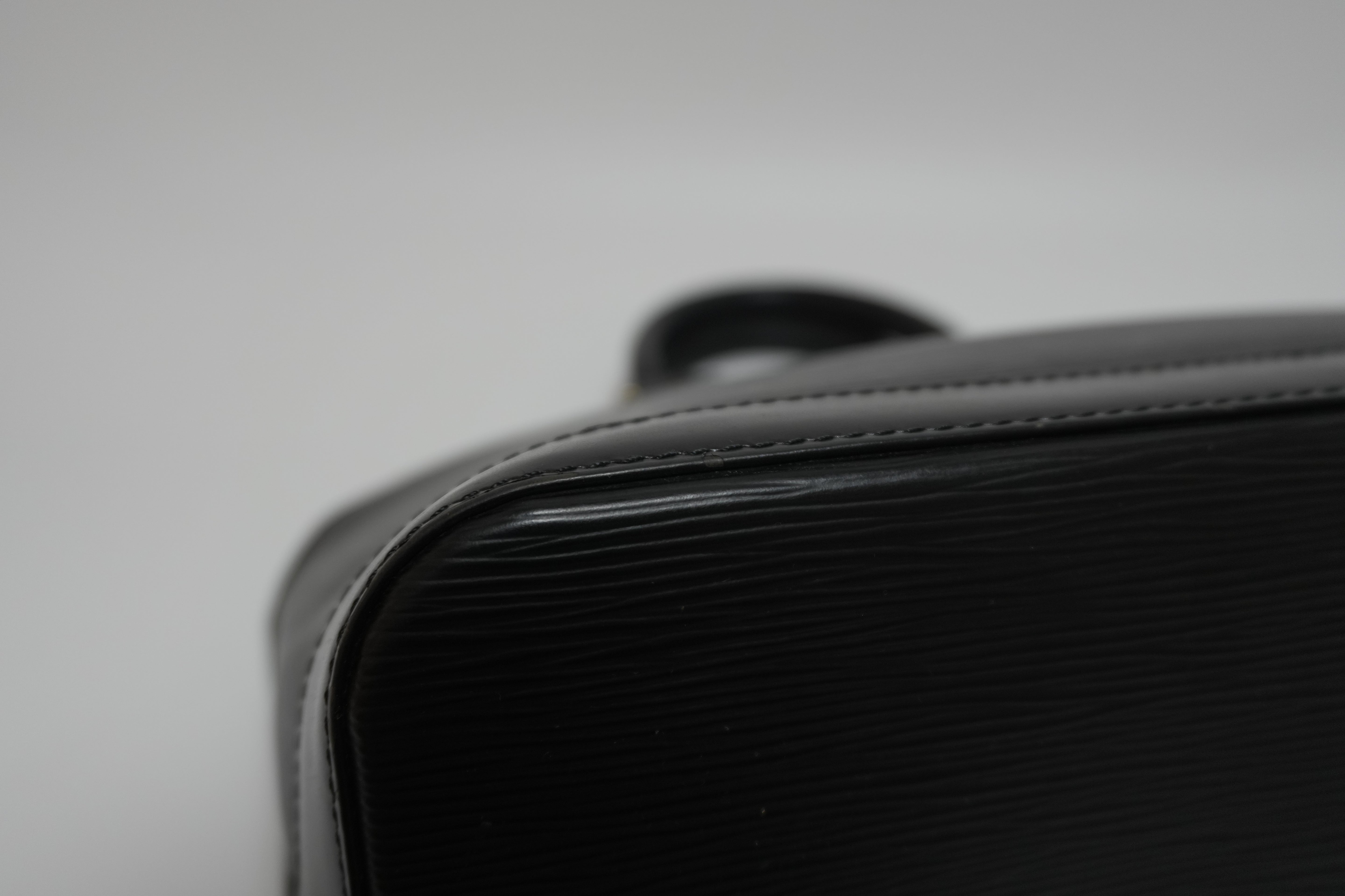 Louis Vuitton Epi Alma PM Handbag Black Used